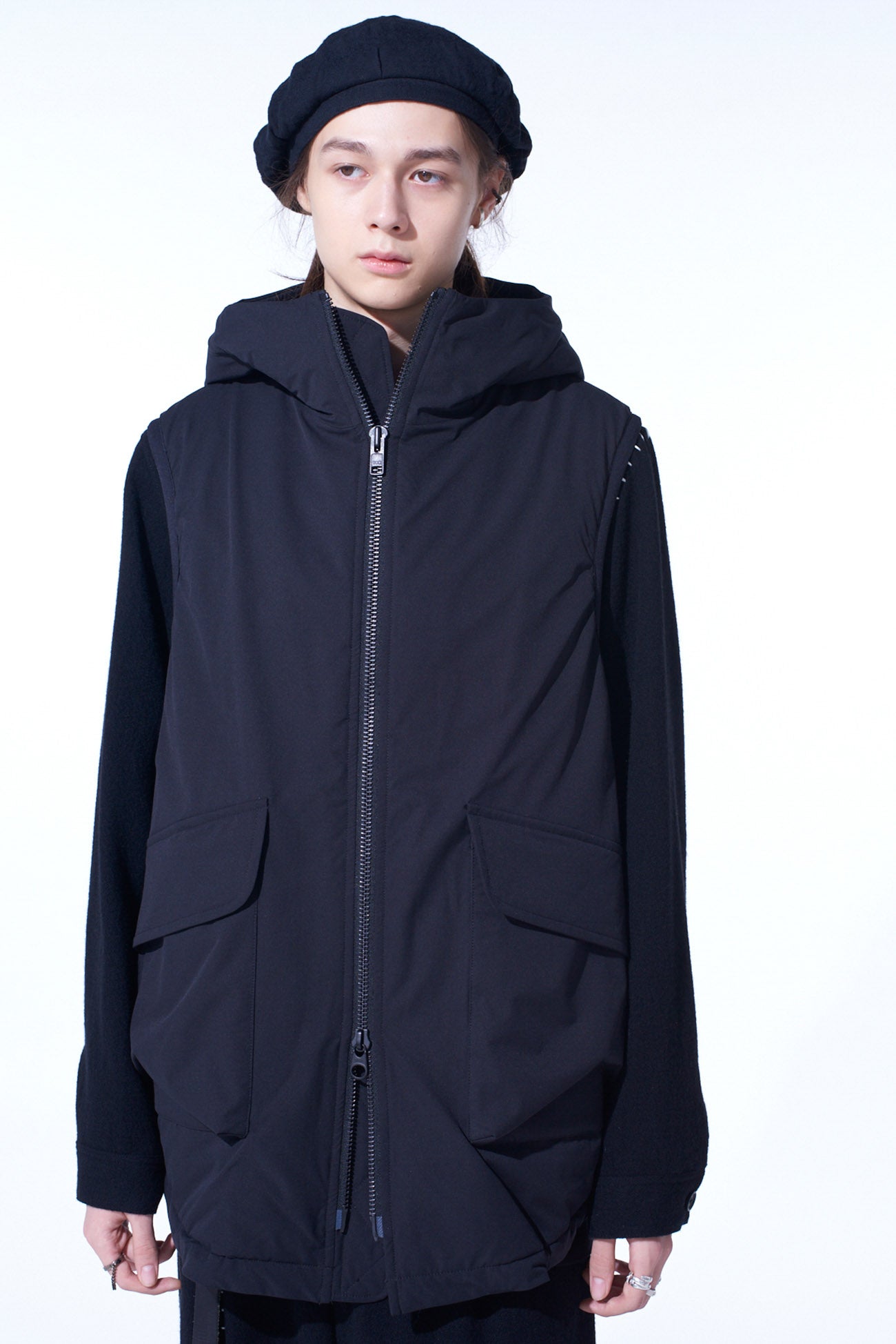 WATER-REPELLENT STRETCH TAFFETA PUFFER HOODED VEST