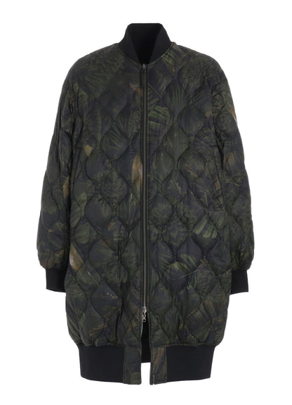 【S'YTE X TAION】DAHLIA CAMOUFLAGE QUILTED DOWN REVERSIBLE LONG MA-1