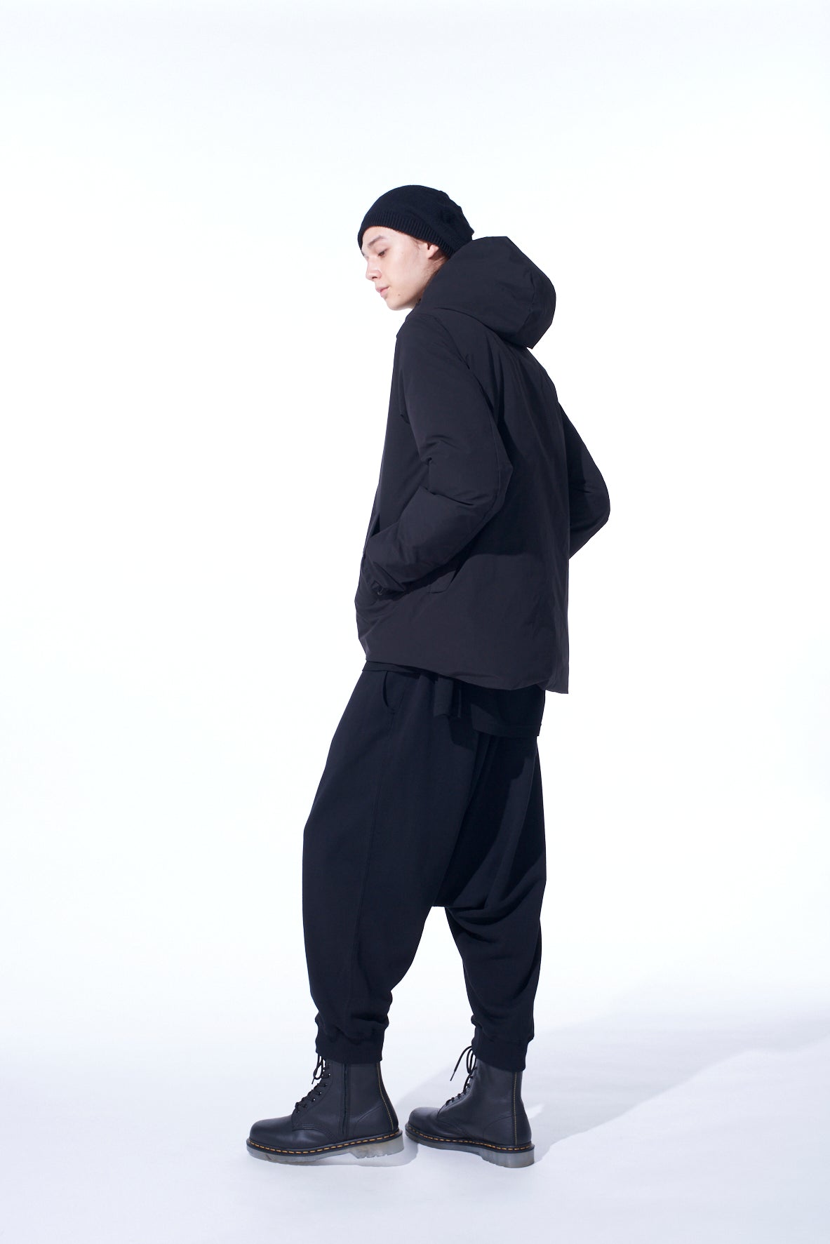 【S'YTE X TAION】STITCHLESS HOODED DOWN JACKET