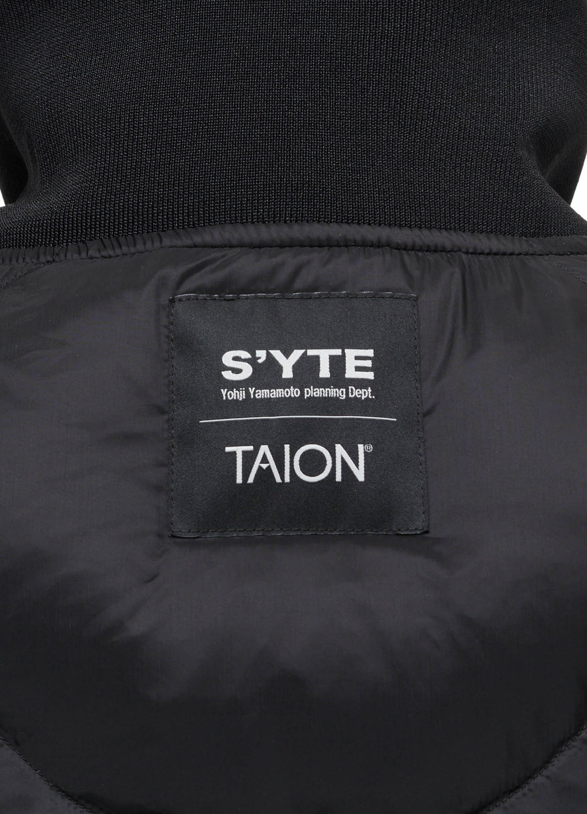 S'YTE X TAION REVERSIBLE UTILITY POUCH DOWN VEST