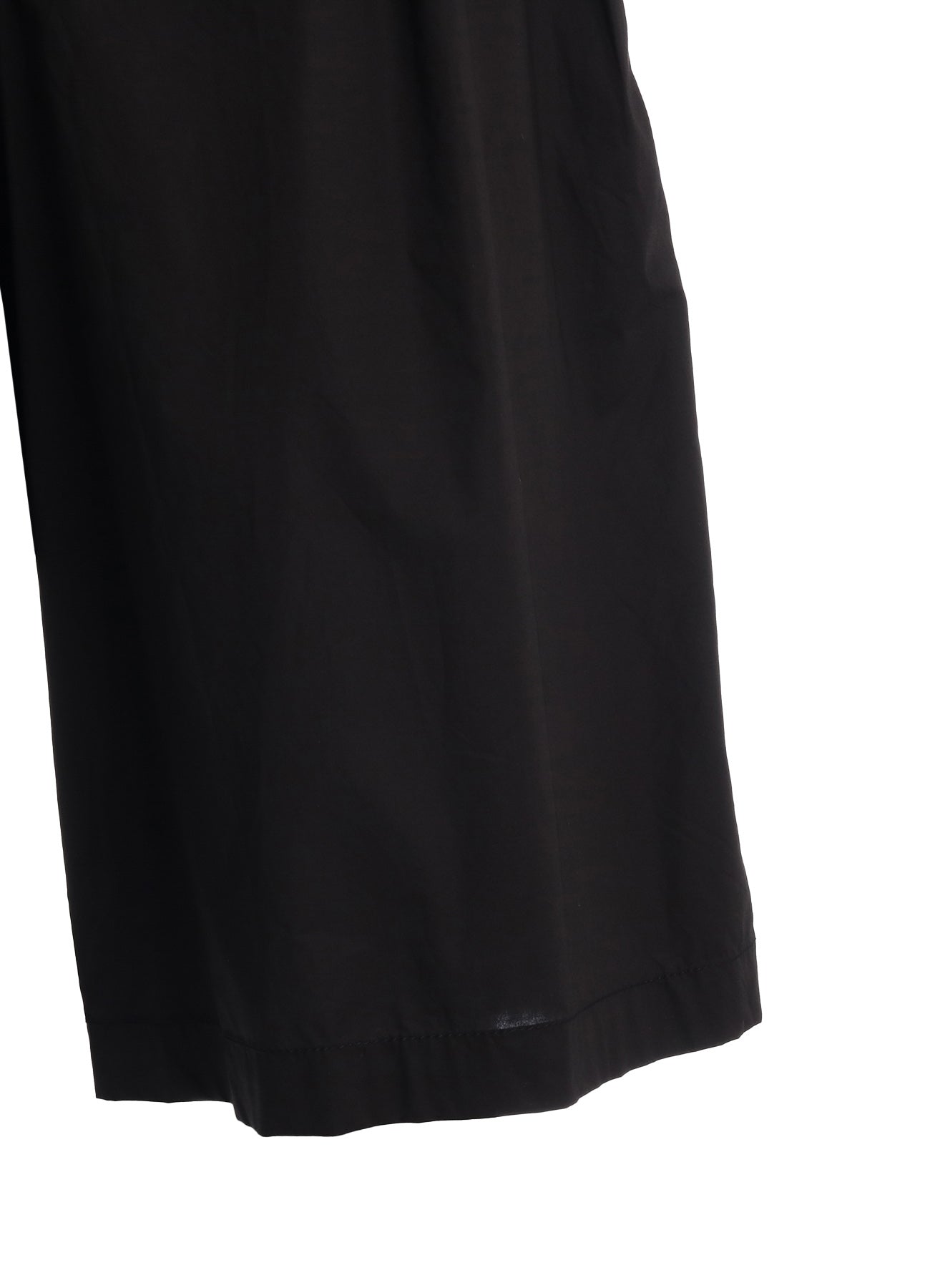 COTTON TYPEWRITER 2-TUCK SHORT PANTS