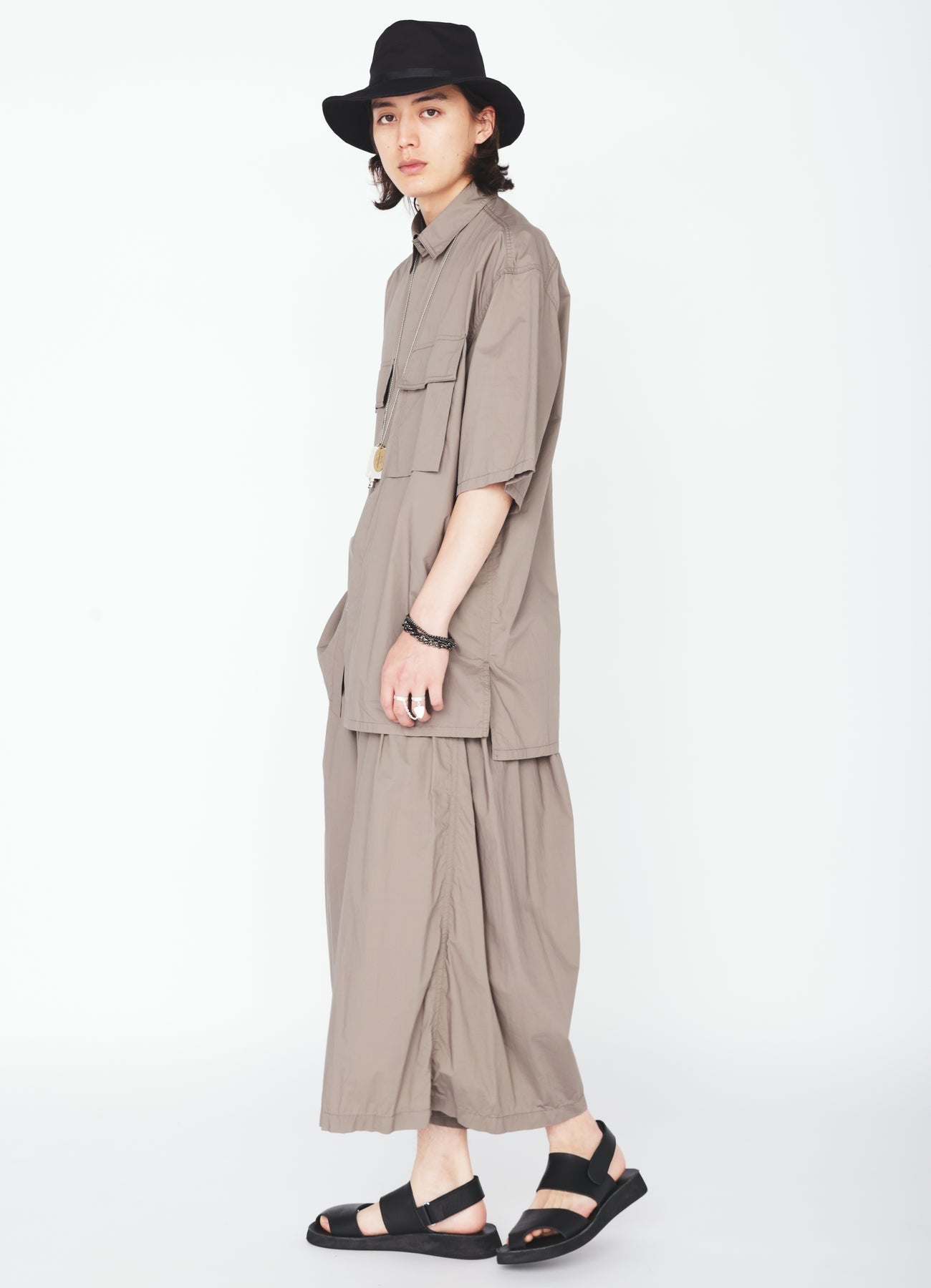 COTTON TYPEWRITER 2-TUCK SIDE-POCKET CULOTTE PANTS