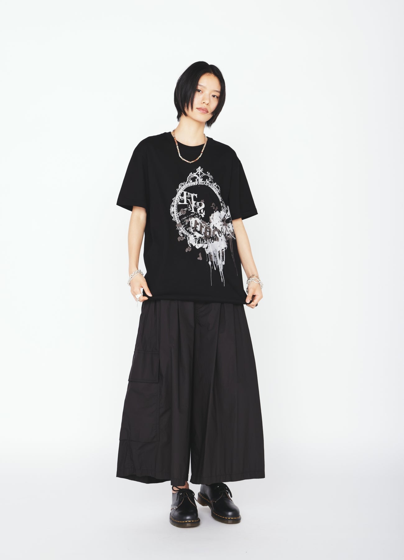 COTTON TYPEWRITER 2-TUCK SIDE-POCKET CULOTTE PANTS