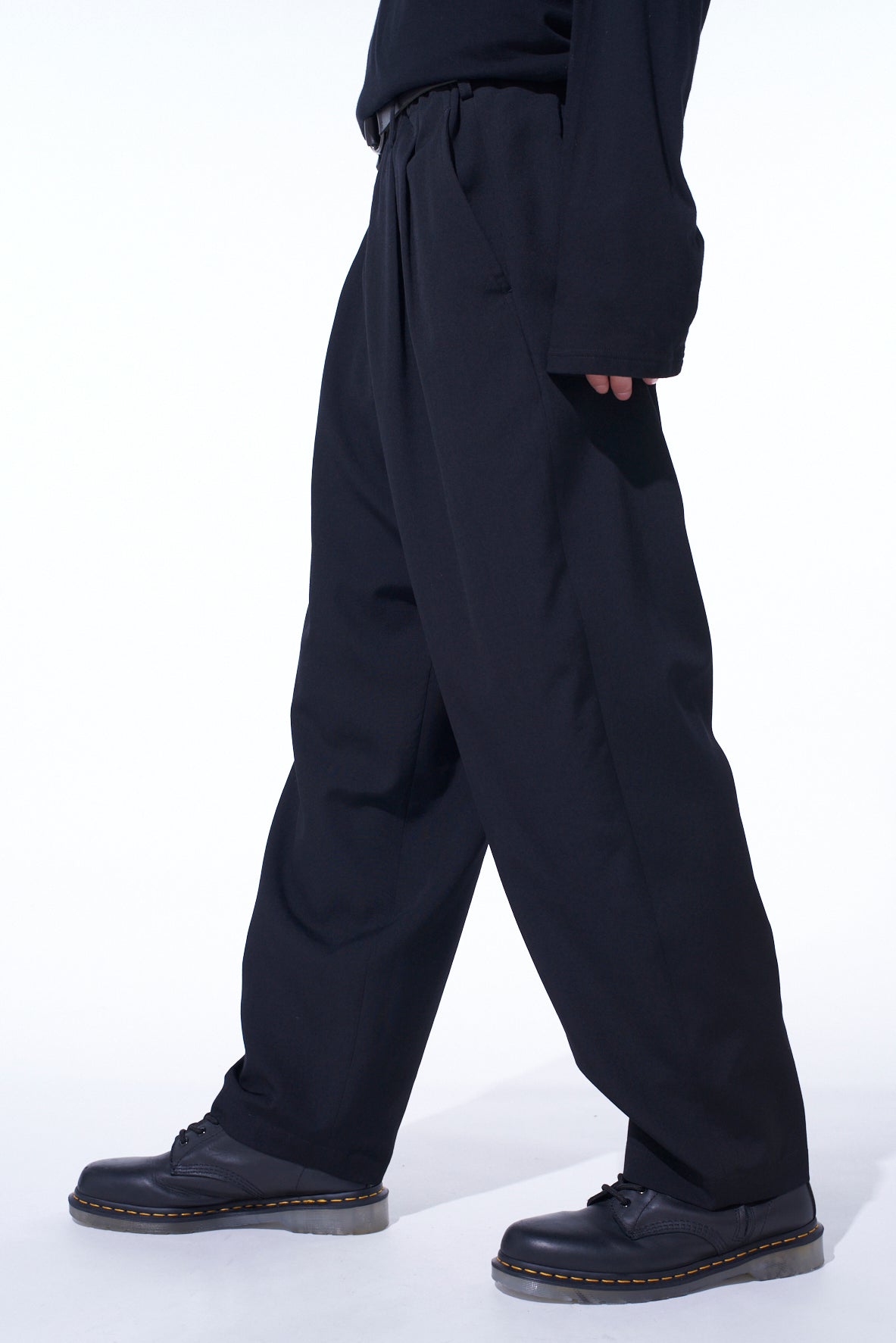 WASHER WOOL GABARDINE 2 TUCK SUSPENDER PANTS – THE SHOP YOHJI YAMAMOTO