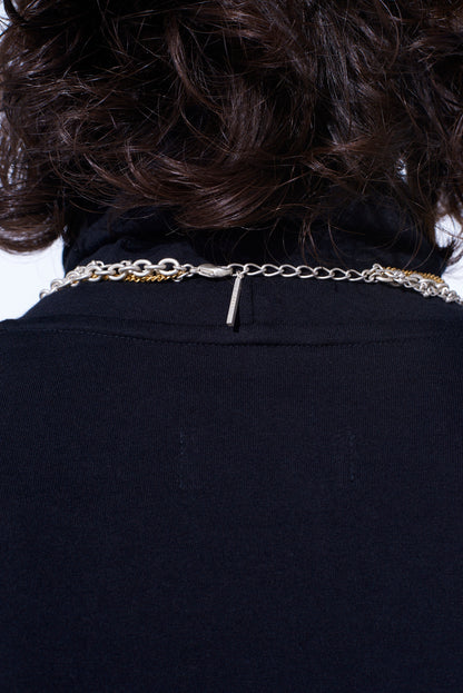 STUDS CONTRASTED TRIPLE CHAIN NECKLACE