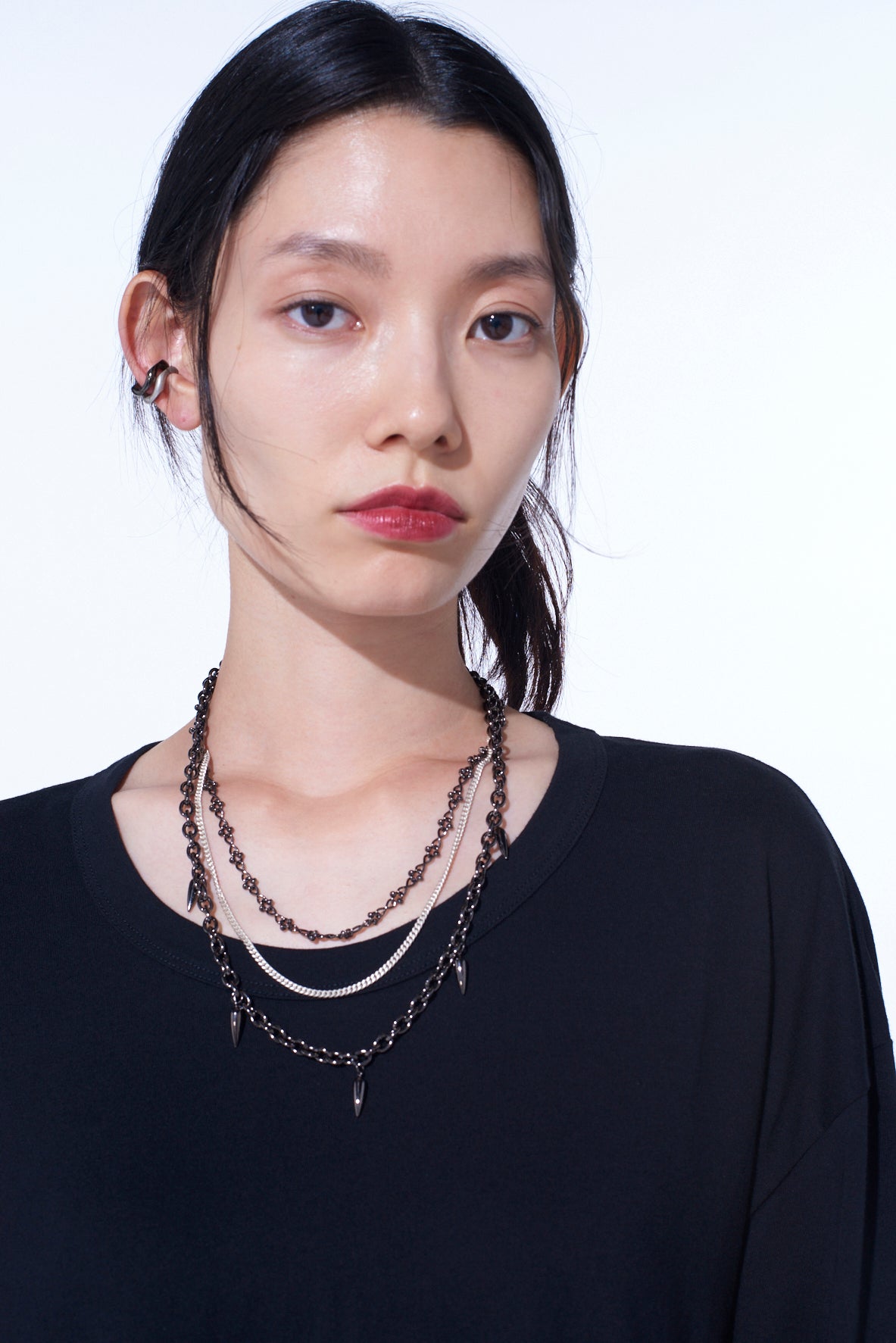 STUDS CONTRASTED TRIPLE CHAIN NECKLACE