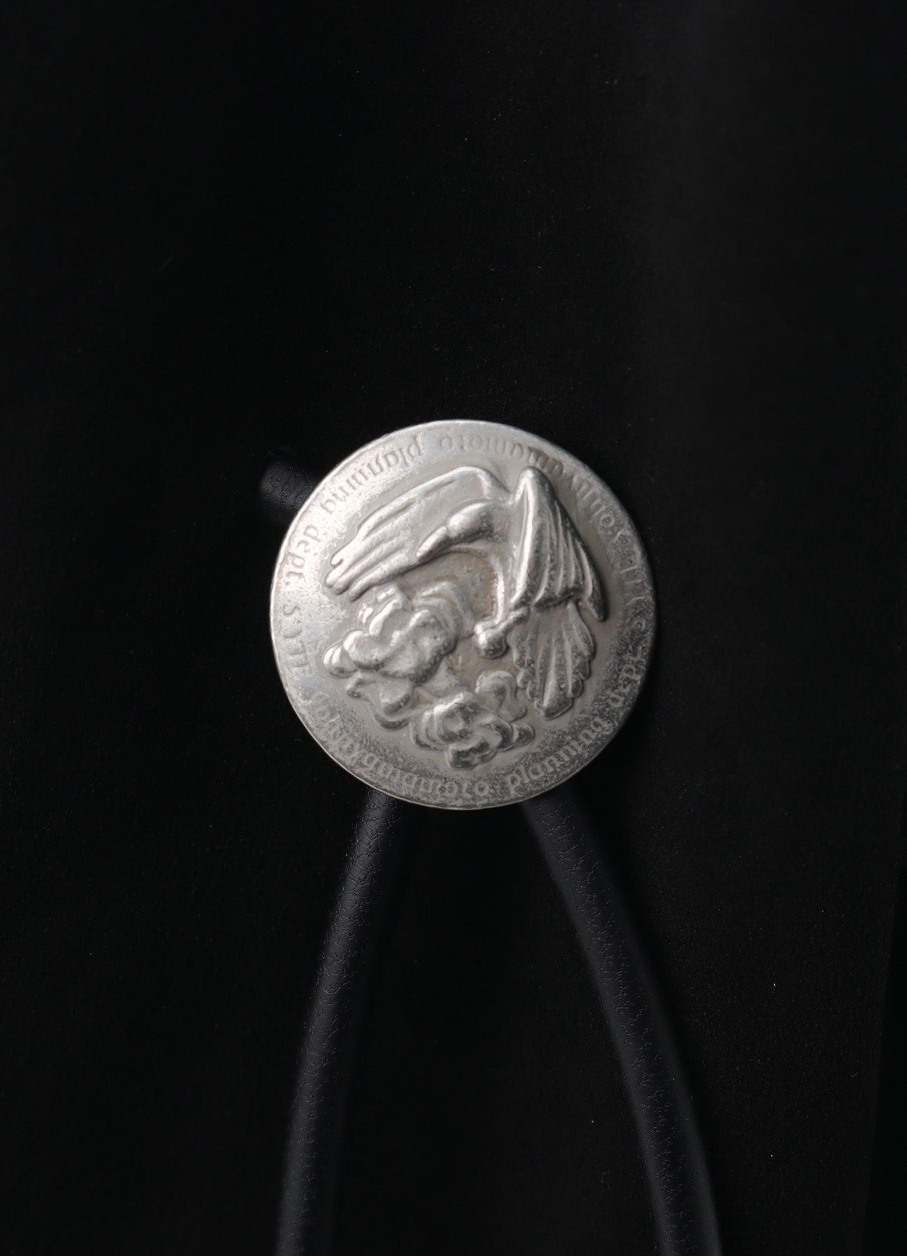 COW LEATHER CONCHO SHOULDER BAG