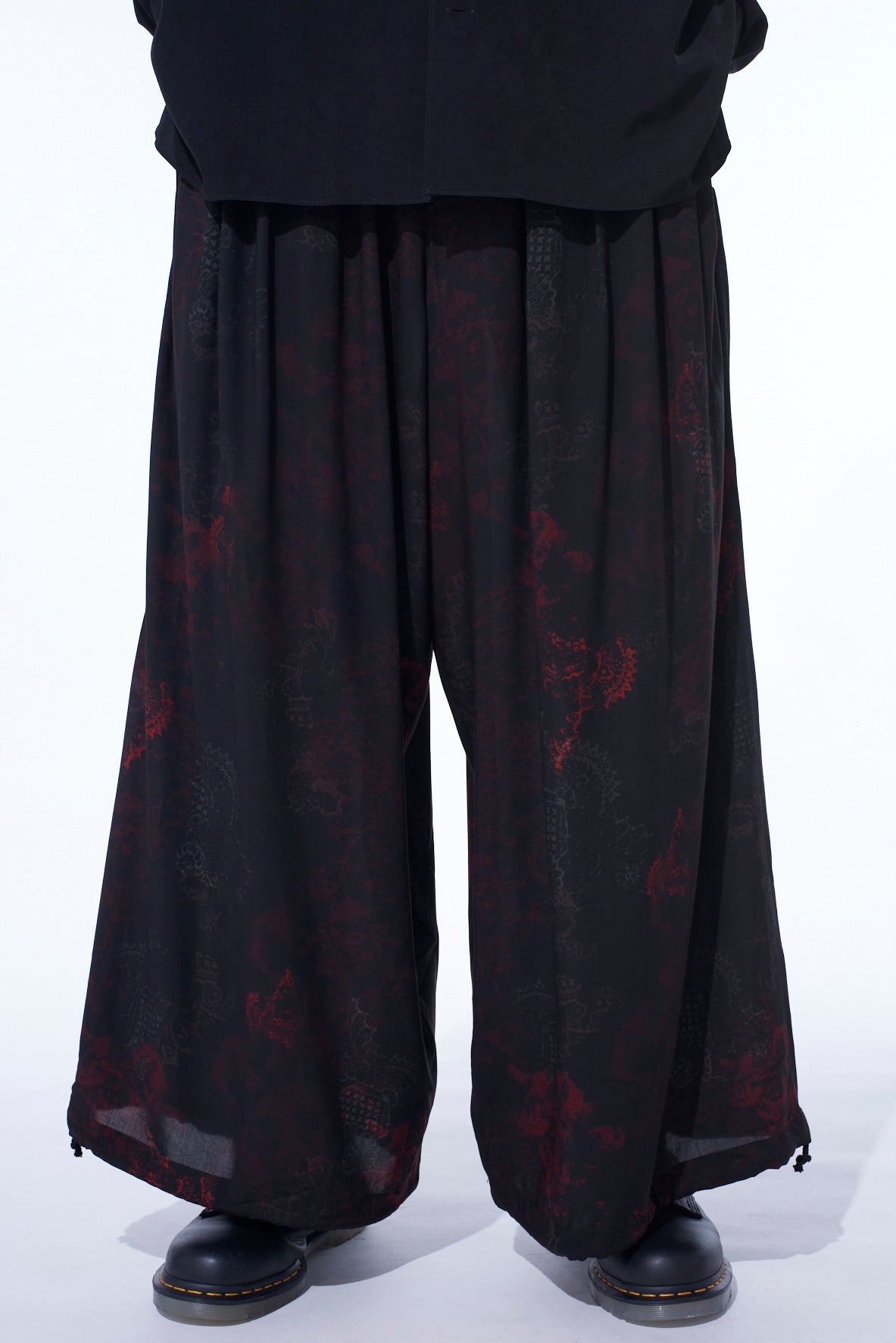 RAYON CRIMSON LACE PRINT BALLOON PANTS
