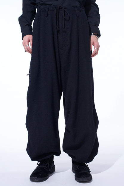 WOOL GAUZE KNEE TUCK PANTS
