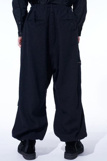 WOOL GAUZE KNEE TUCK PANTS