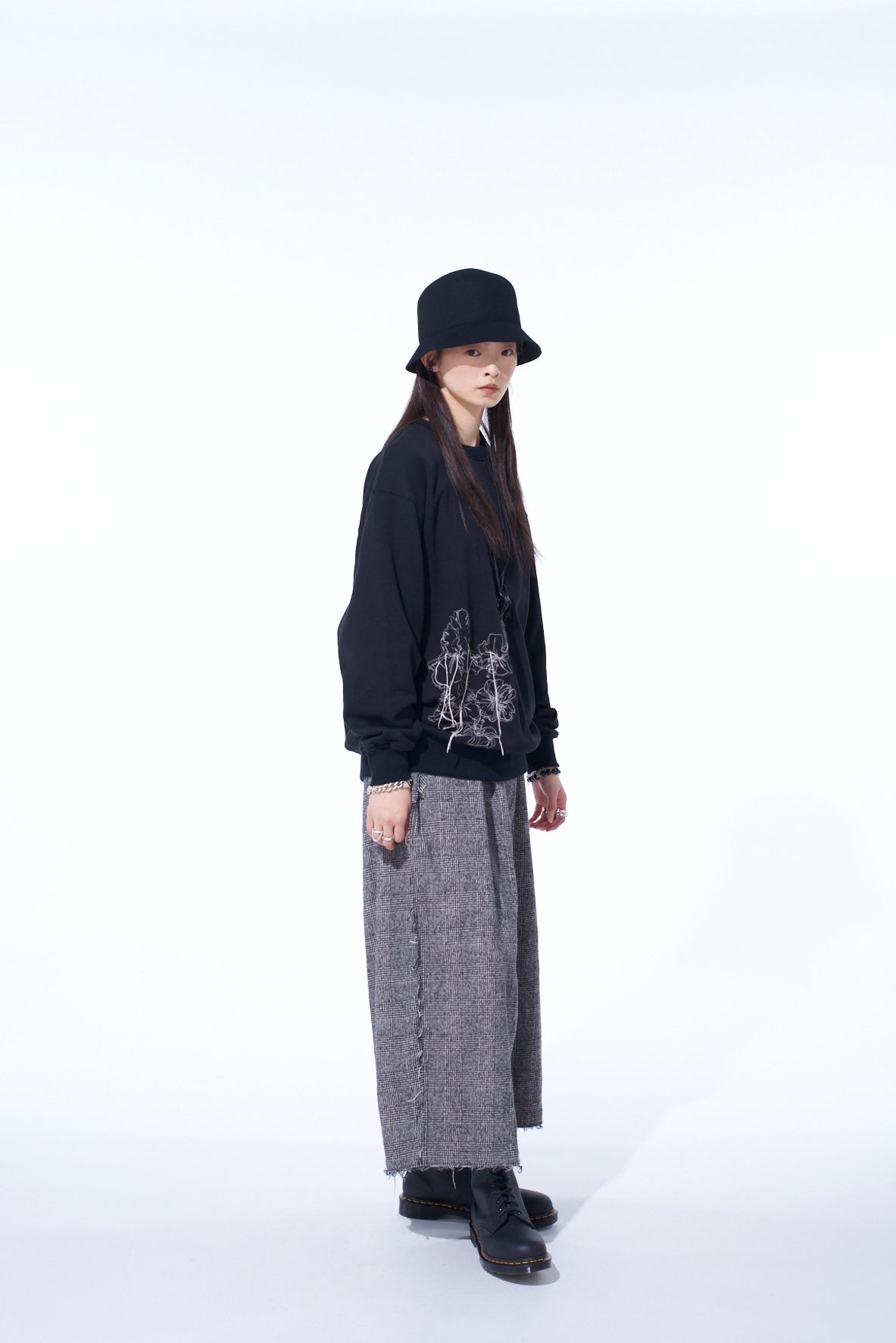 FRENCH TERRY FLOWER EMBROIDERY PULLOVER