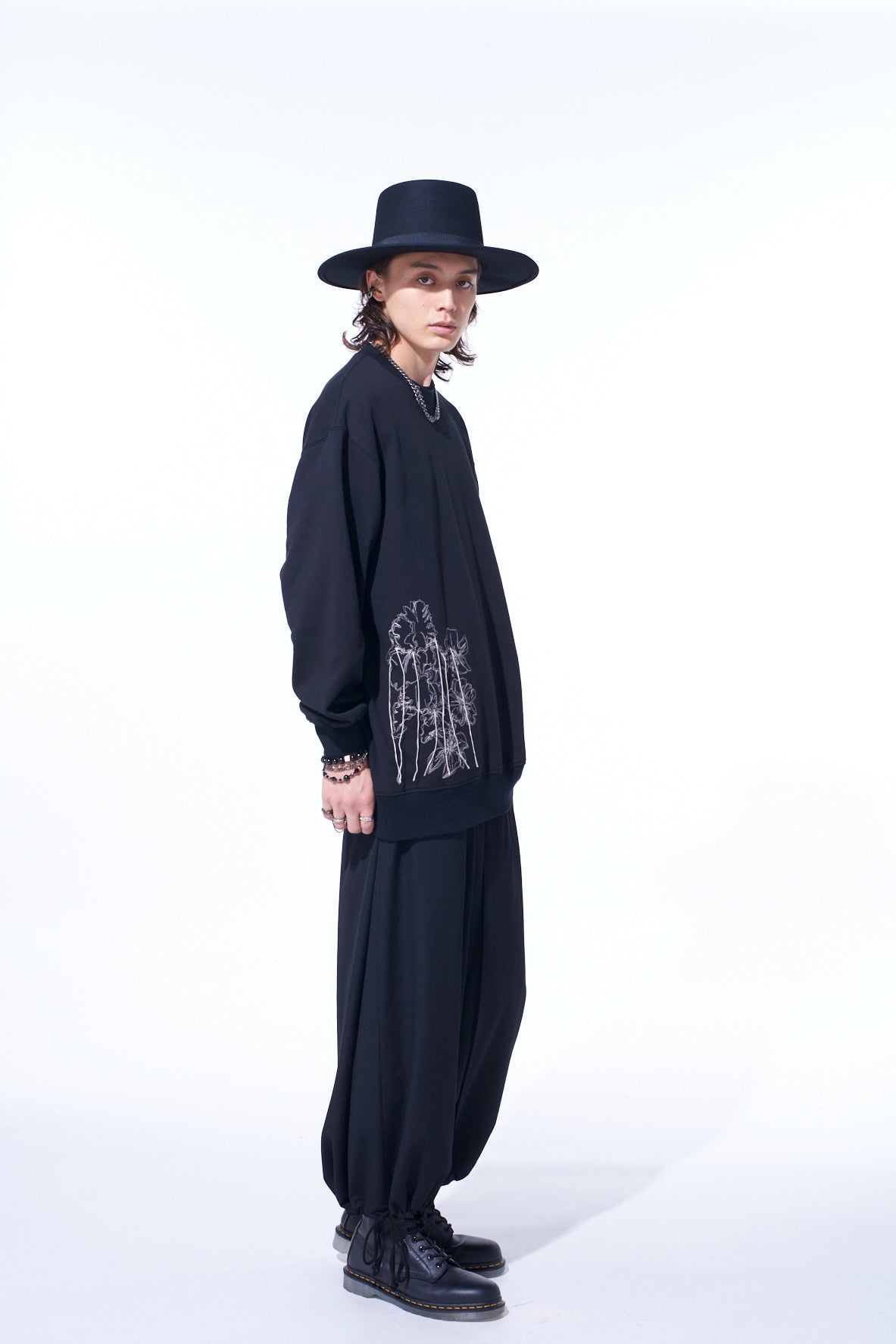 FRENCH TERRY FLOWER EMBROIDERY PULLOVER