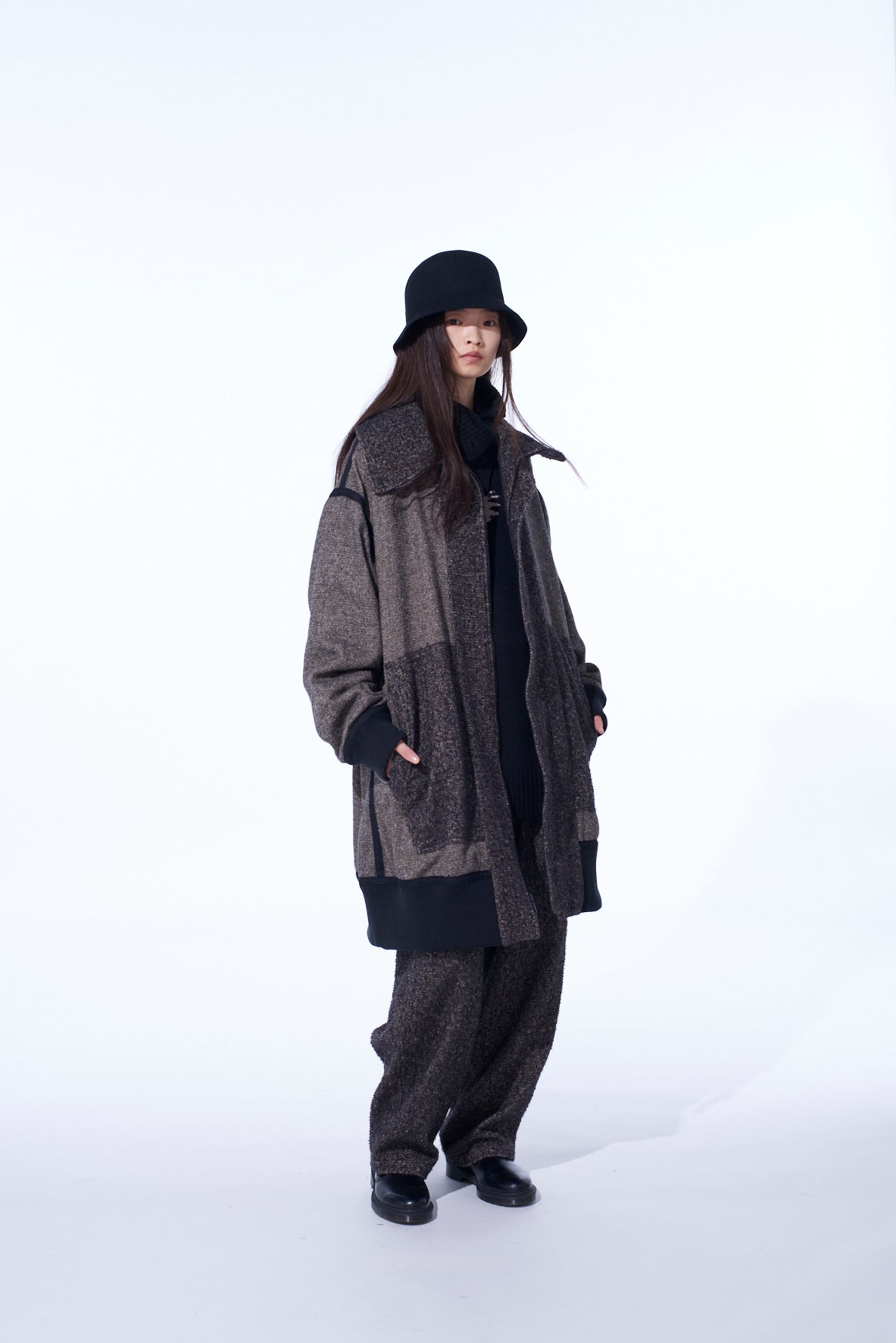 BRUSHED TWILL NEEDLE PUNCH REVERSIBLE LONG TRUCK TOP