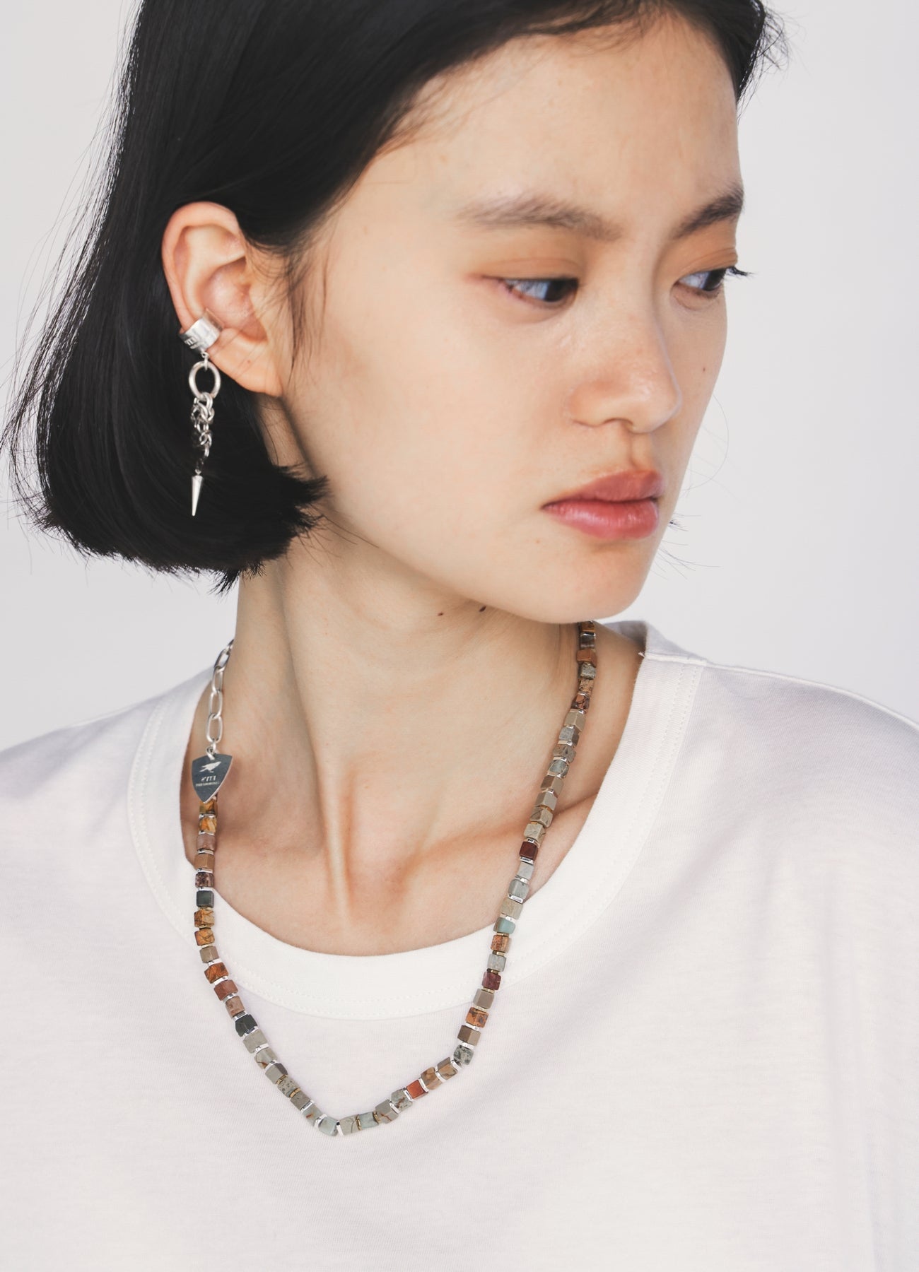 PICK ACCENT COLOR-CUBE NECKLACE