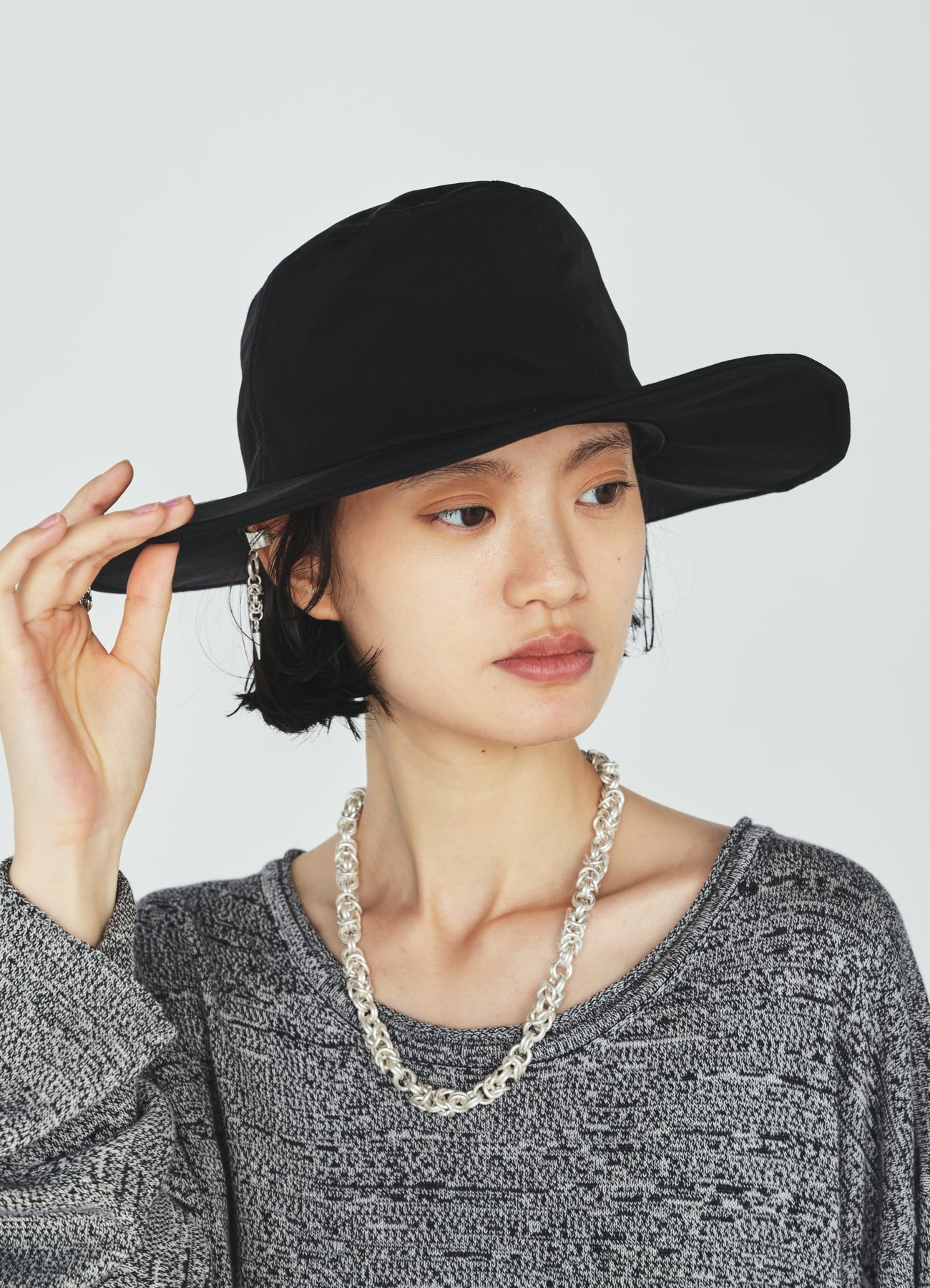 DENSE‑LINK CHAIN NECKLACE