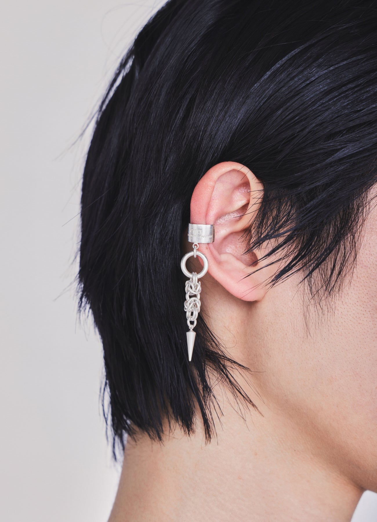 DENSE‑LINK CHAIN EAR CUFF – THE SHOP YOHJI YAMAMOTO