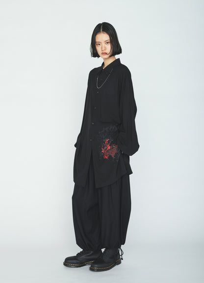 RAYON “Y” LETTER AND RED FLOWER PRINT LAYERED-COLLAR SHIRT