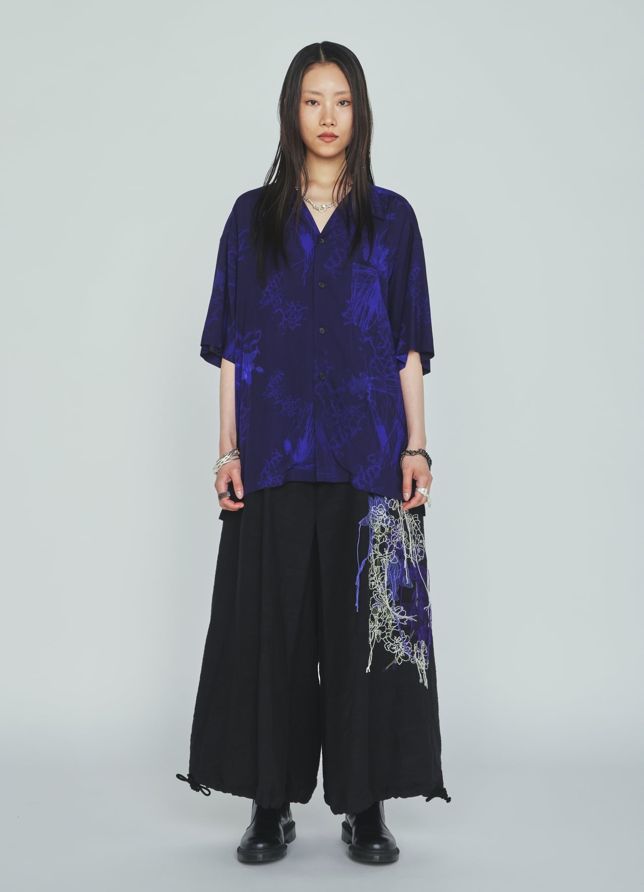 RAYON “Y” LETTER AND INDIAN MOTIF PRINT OPEN COLLAR SHIRT