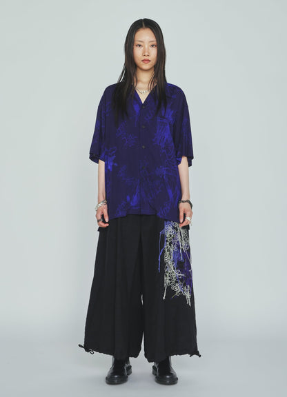 RAYON “Y” LETTER AND INDIAN MOTIF PRINT OPEN COLLAR SHIRT
