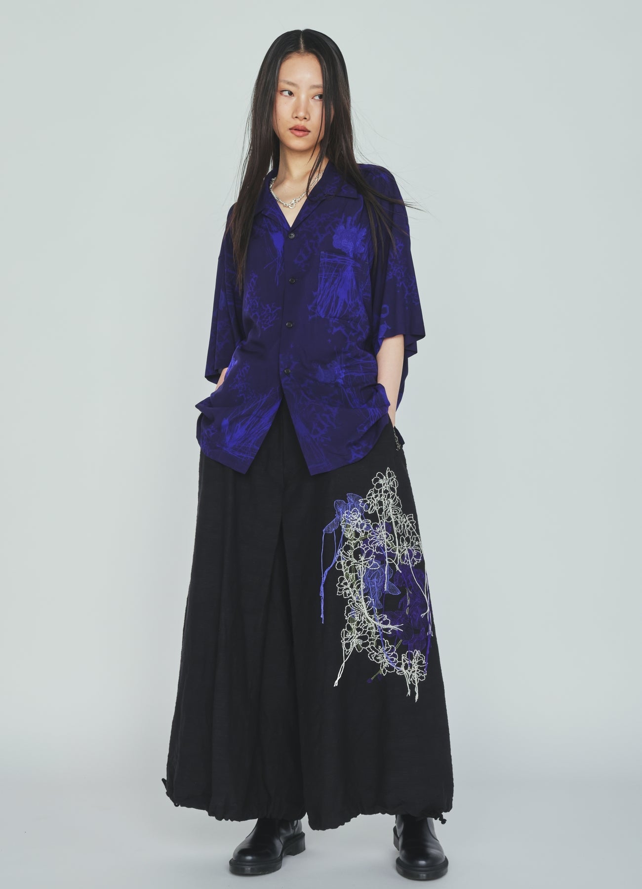 RAYON “Y” LETTER AND INDIAN MOTIF PRINT OPEN COLLAR SHIRT