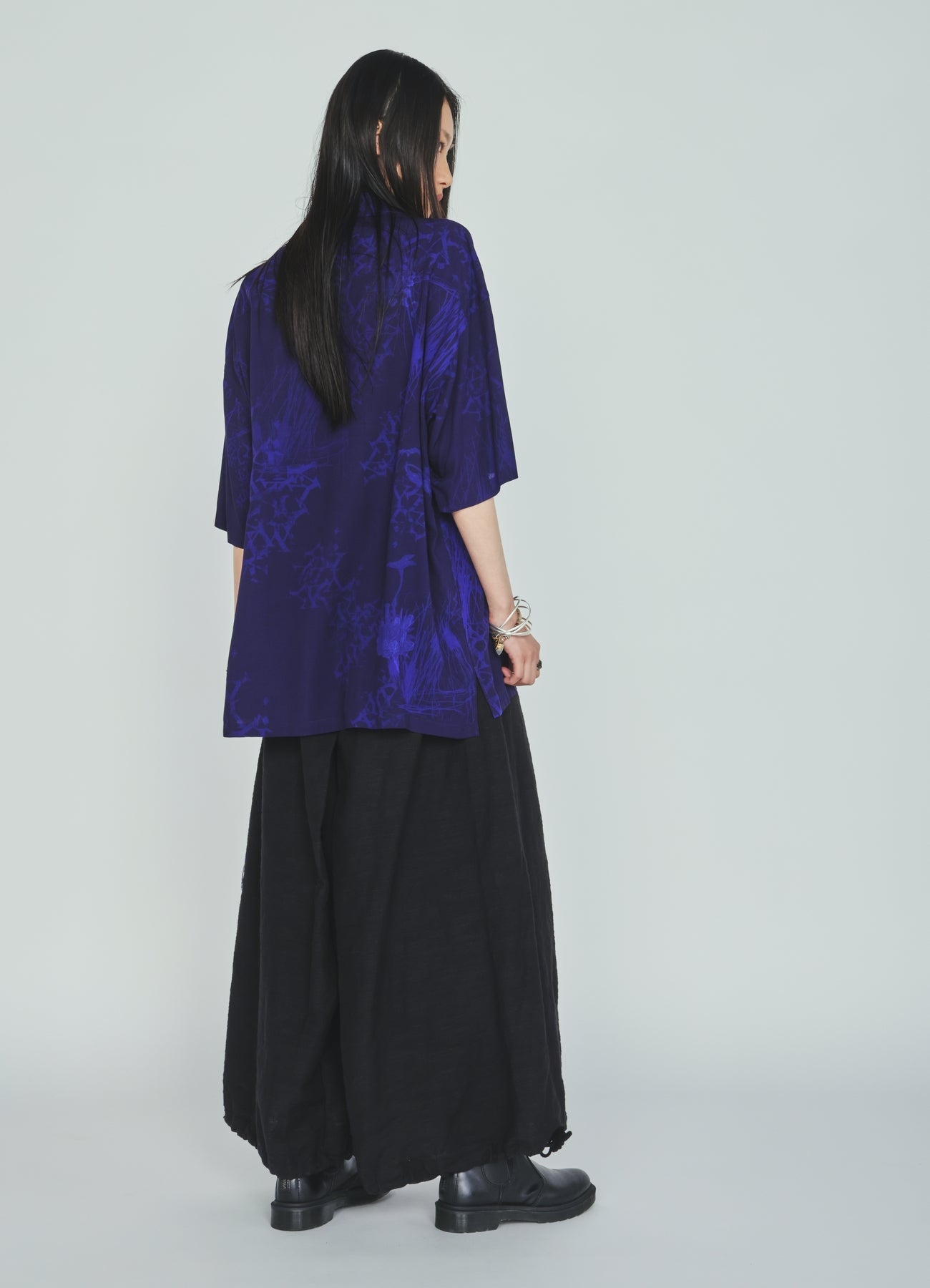 RAYON “Y” LETTER AND INDIAN MOTIF PRINT OPEN COLLAR SHIRT