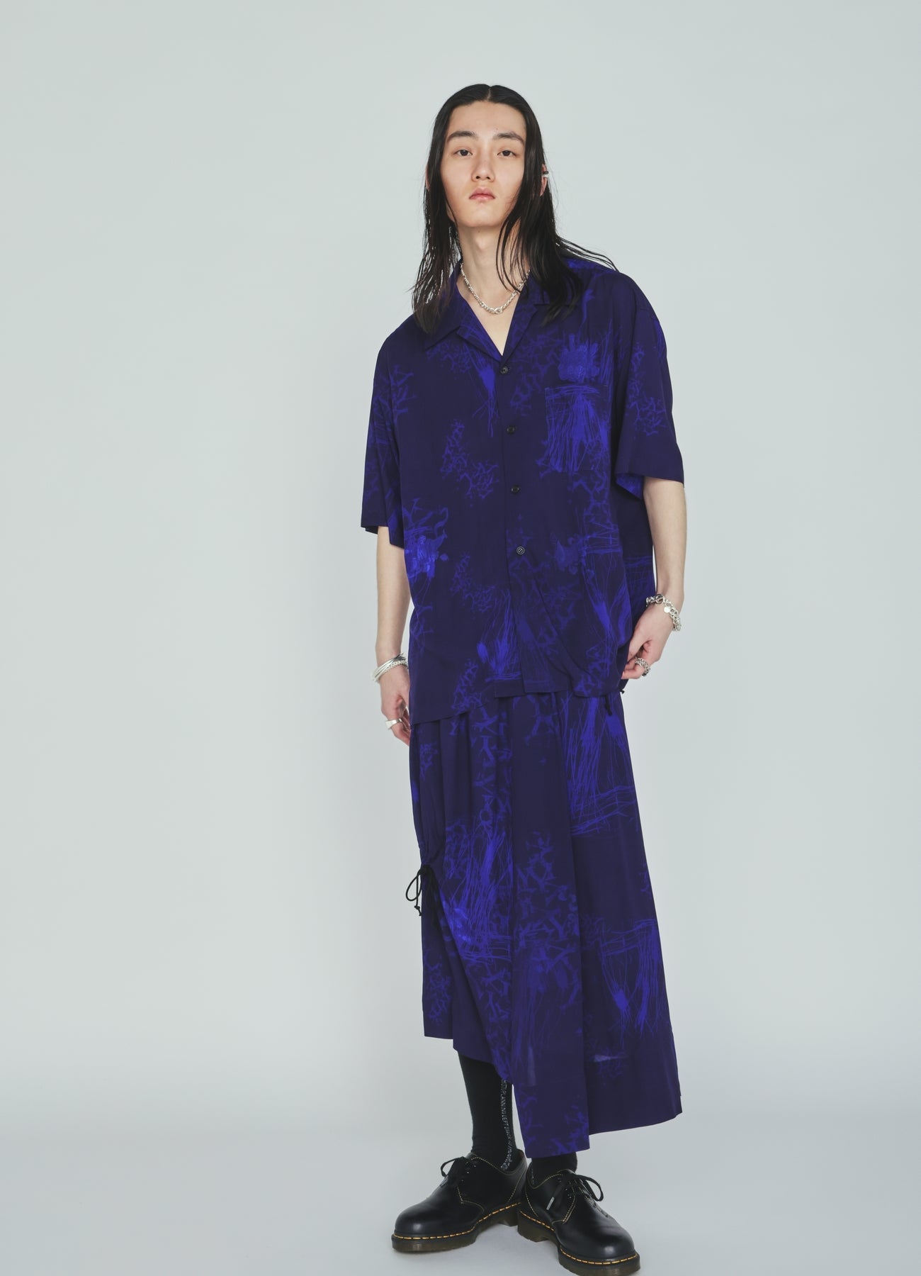 RAYON “Y” LETTER AND INDIAN MOTIF PRINT OPEN COLLAR SHIRT