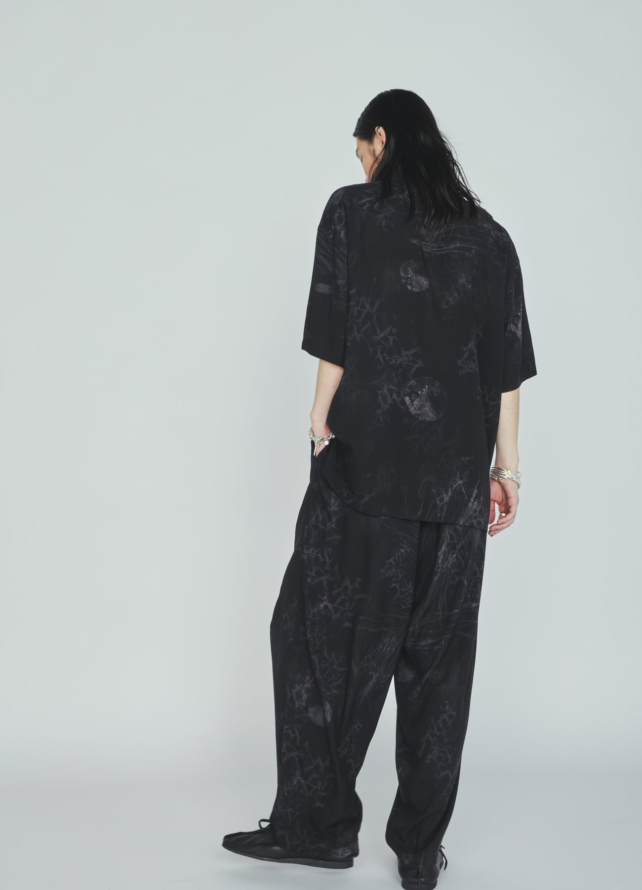 RAYON “Y” LETTER AND SUN‑MOON PRINT OPEN COLLAR SHIRT