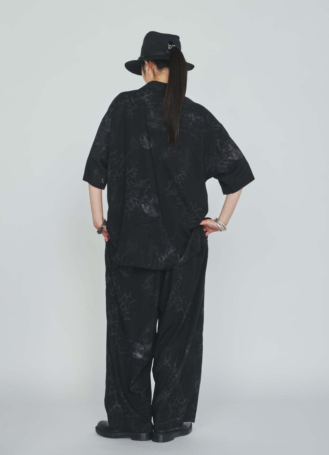 RAYON “Y” LETTER AND SUN‑MOON PRINT OPEN COLLAR SHIRT