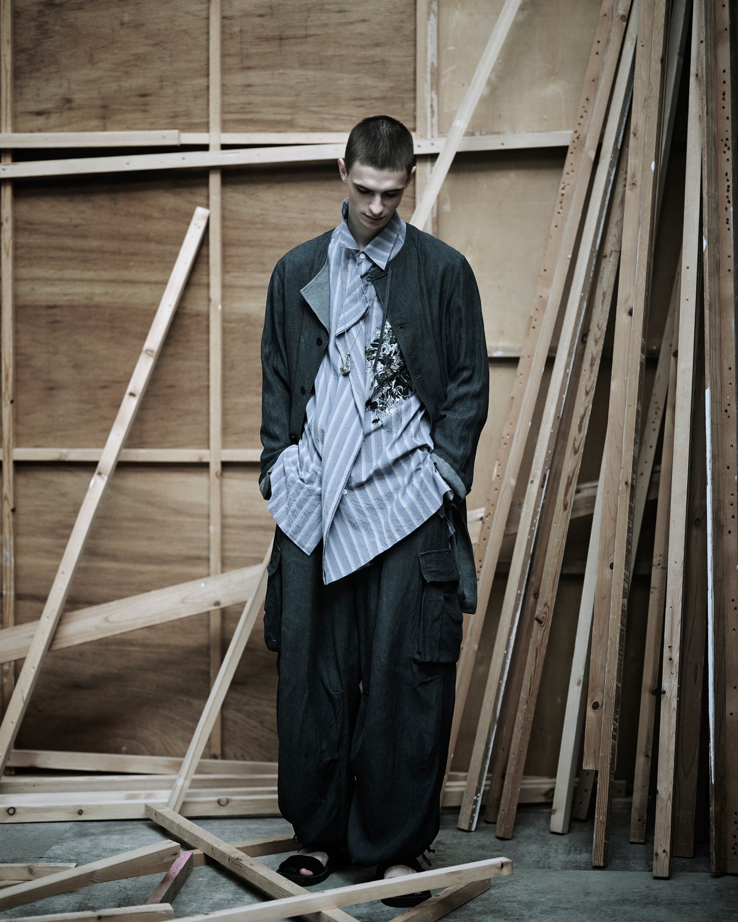 COTTON STRIPED HORSE RIDER PRINT DRAPE SHIRT