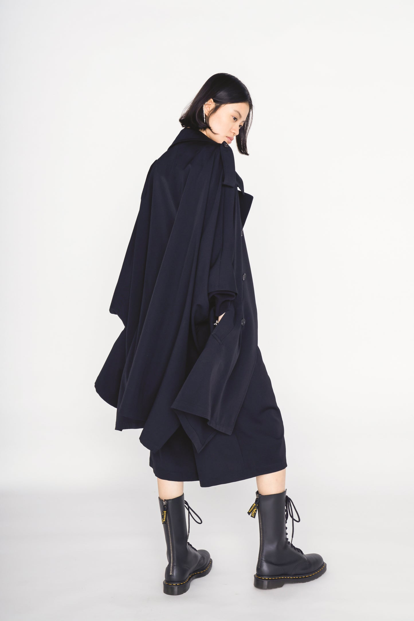 WASHER WOOL GABARDINE EPAULETTE DOUBLE-BREASTED PONCHO