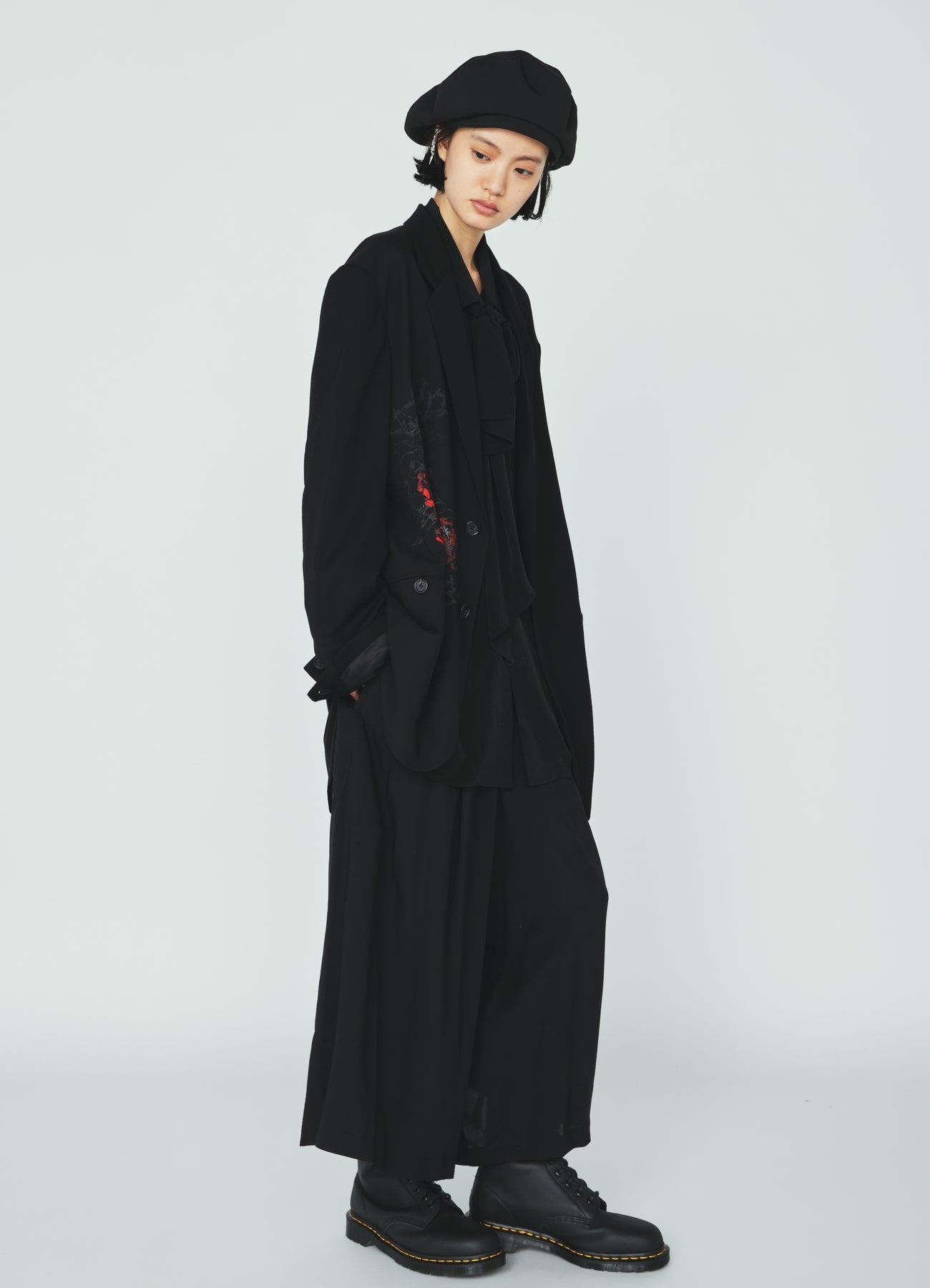 RAYON “Y” LETTER AND RED FLOWER PRINT CULOTTE PANTS