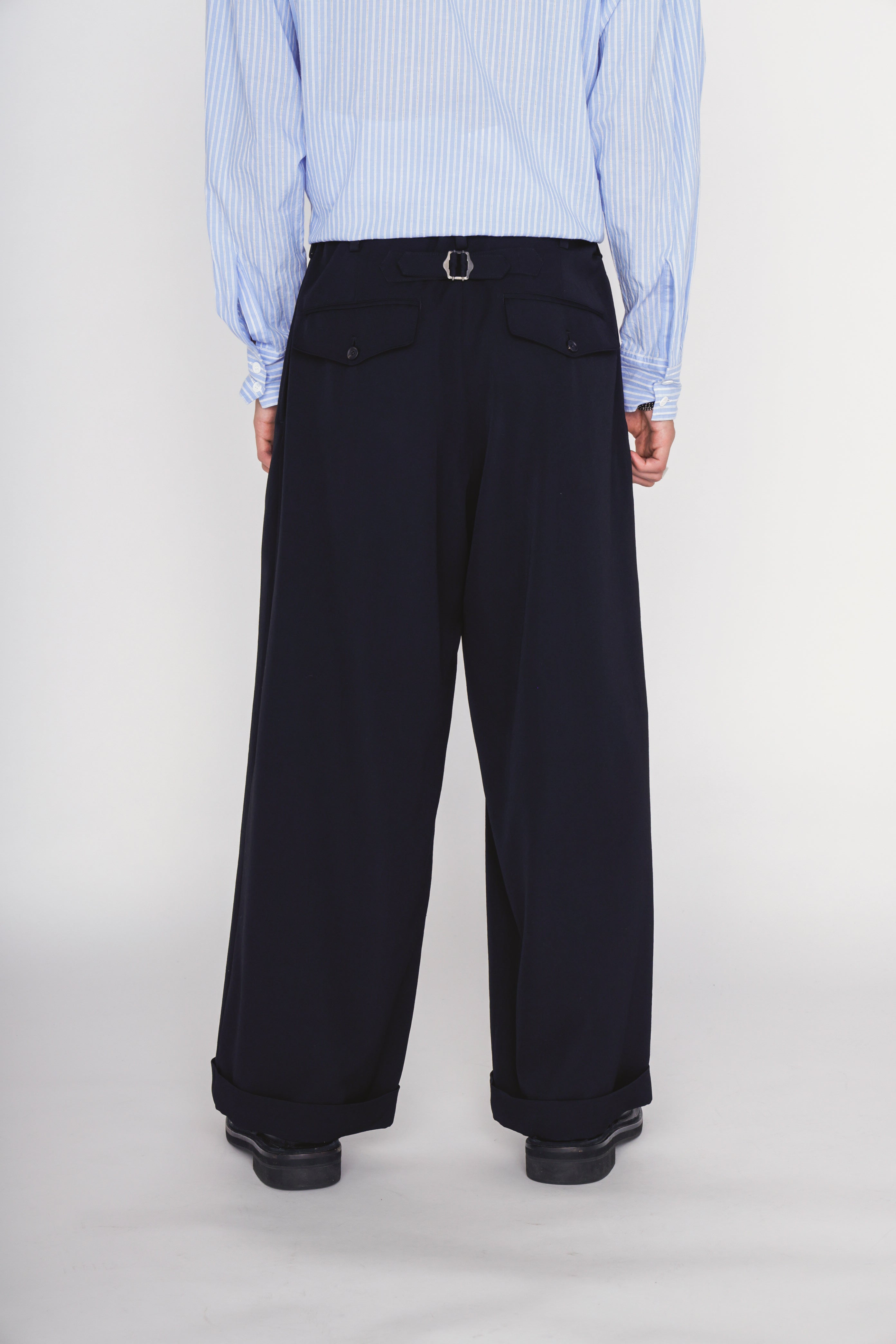 WASHER WOOL GABARDINE CINCH BACK BAGGY PANTS – THE SHOP YOHJI YAMAMOTO WASHER WOOL GABARDINE CINCH BACK BAGGY PANTS – THE SHOP YOHJI YAMAMOTO