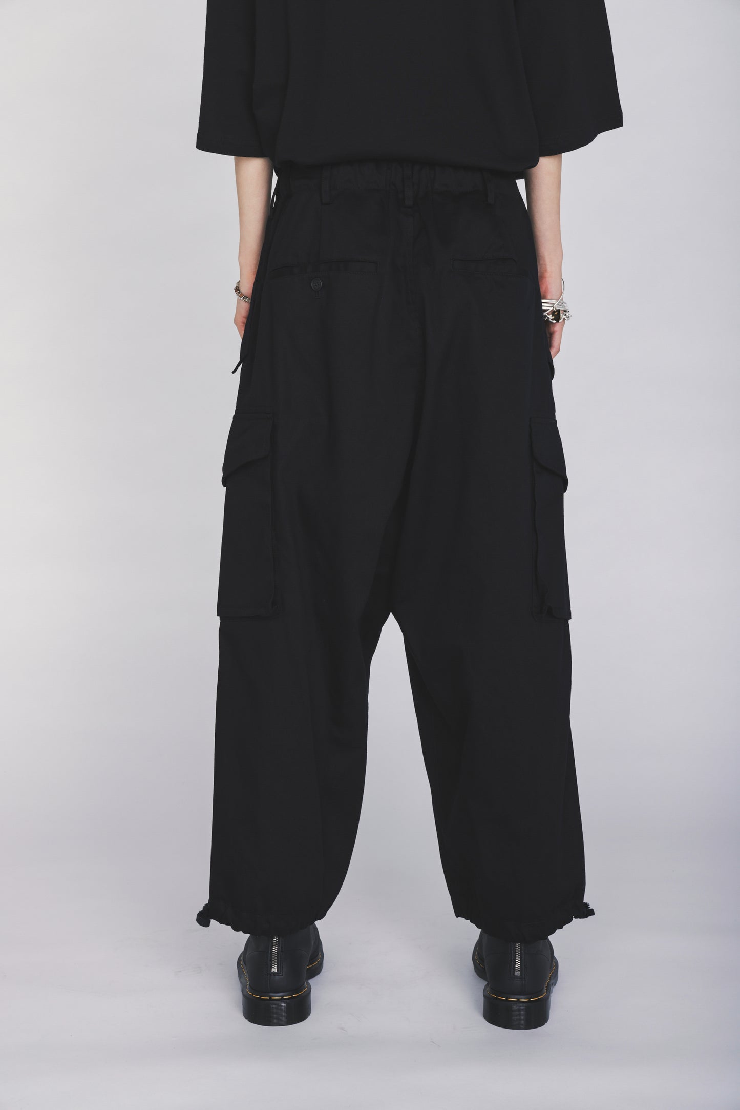 COTTON TWILL GATHERED POCKET CARGO PANTS