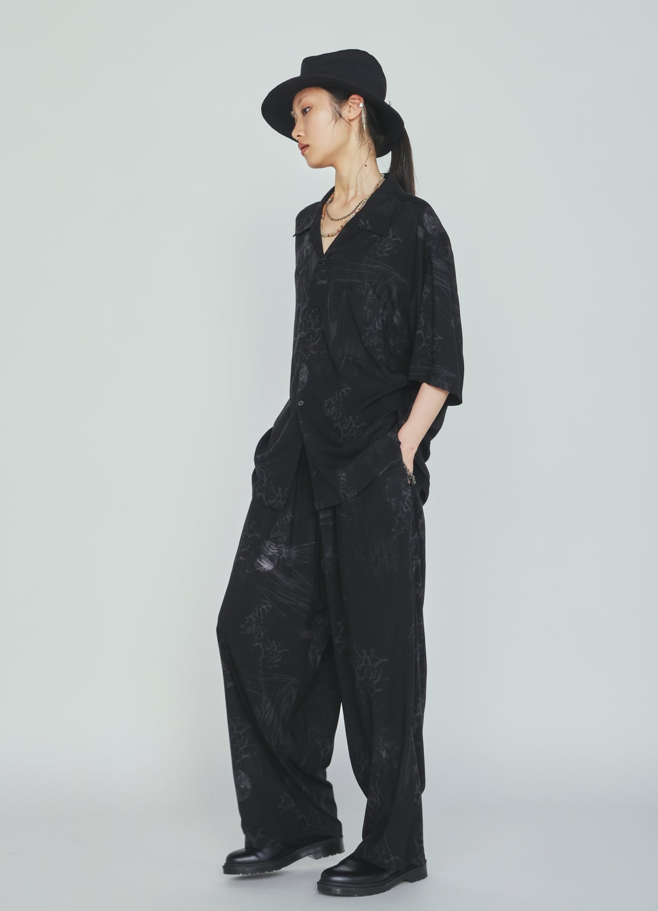 RAYON “Y” LETTER AND SUN‑MOON PRINT DRAWSTRING PANTS