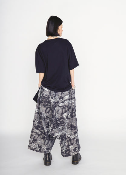 ASYMMETRY DESIGN LONG-SLEEVED T-SHIRT WITH SHEER JACQUARD FABRIC