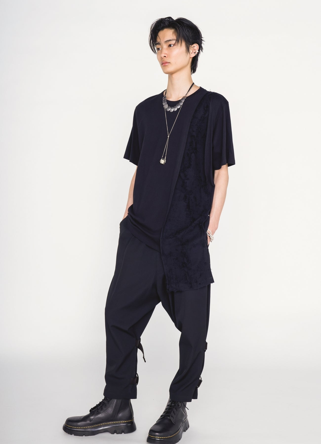 ASYMMETRY DESIGN LONG-SLEEVED T-SHIRT WITH SHEER JACQUARD FABRIC