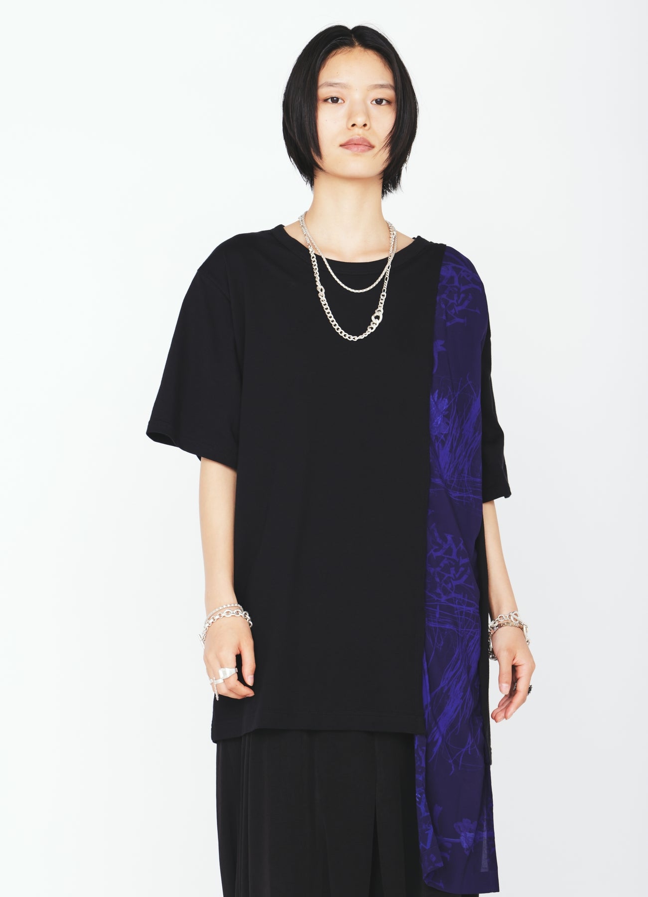 ASYMMETRY DESIGN LONG-SLEEVED T-SHIRT WITH INDIAN MOTIF PRINT FABRIC