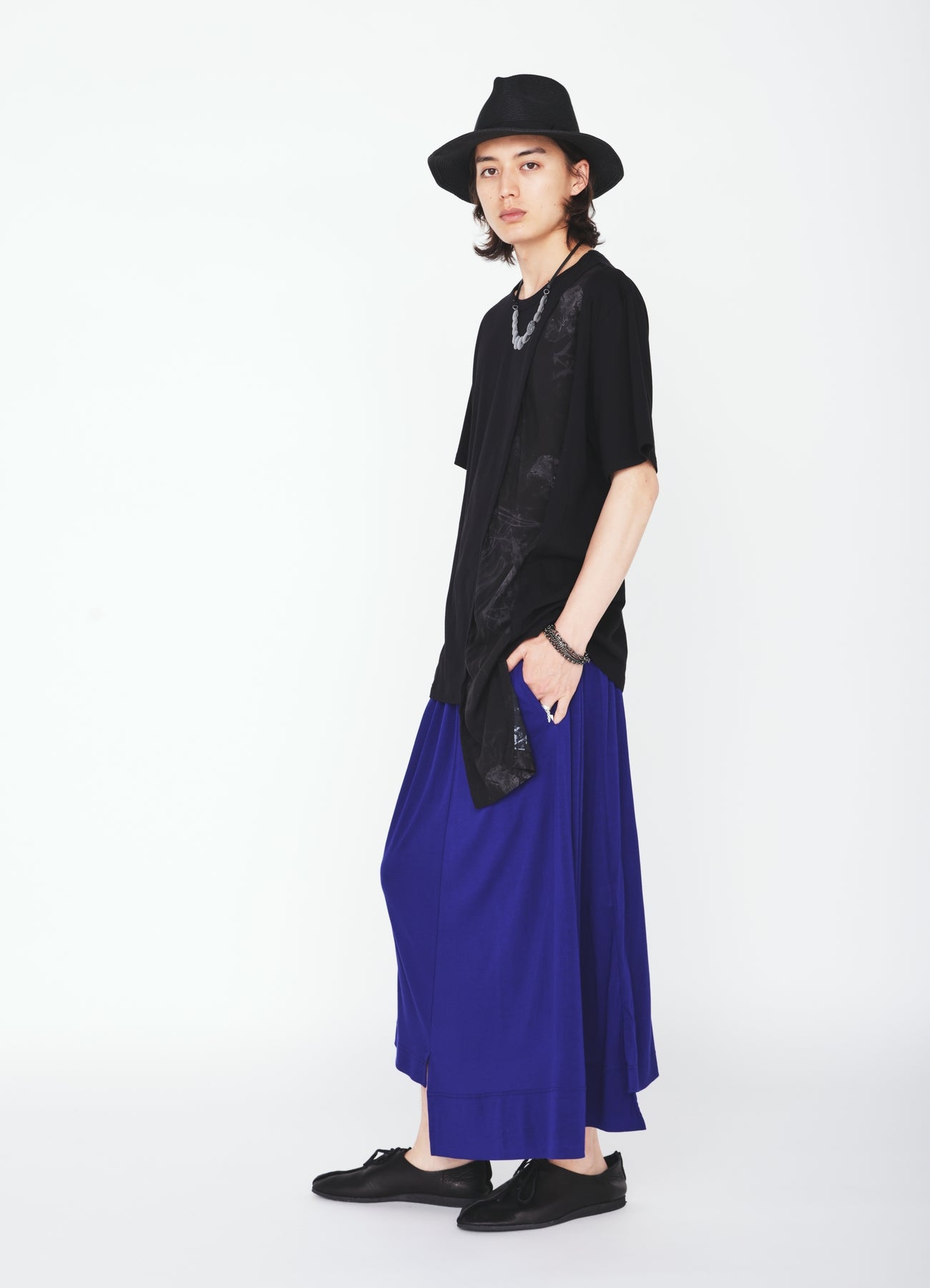 ASYMMETRY DESIGN LONG-SLEEVED T-SHIRT WITH SUN‑MOON PRINT FABRIC