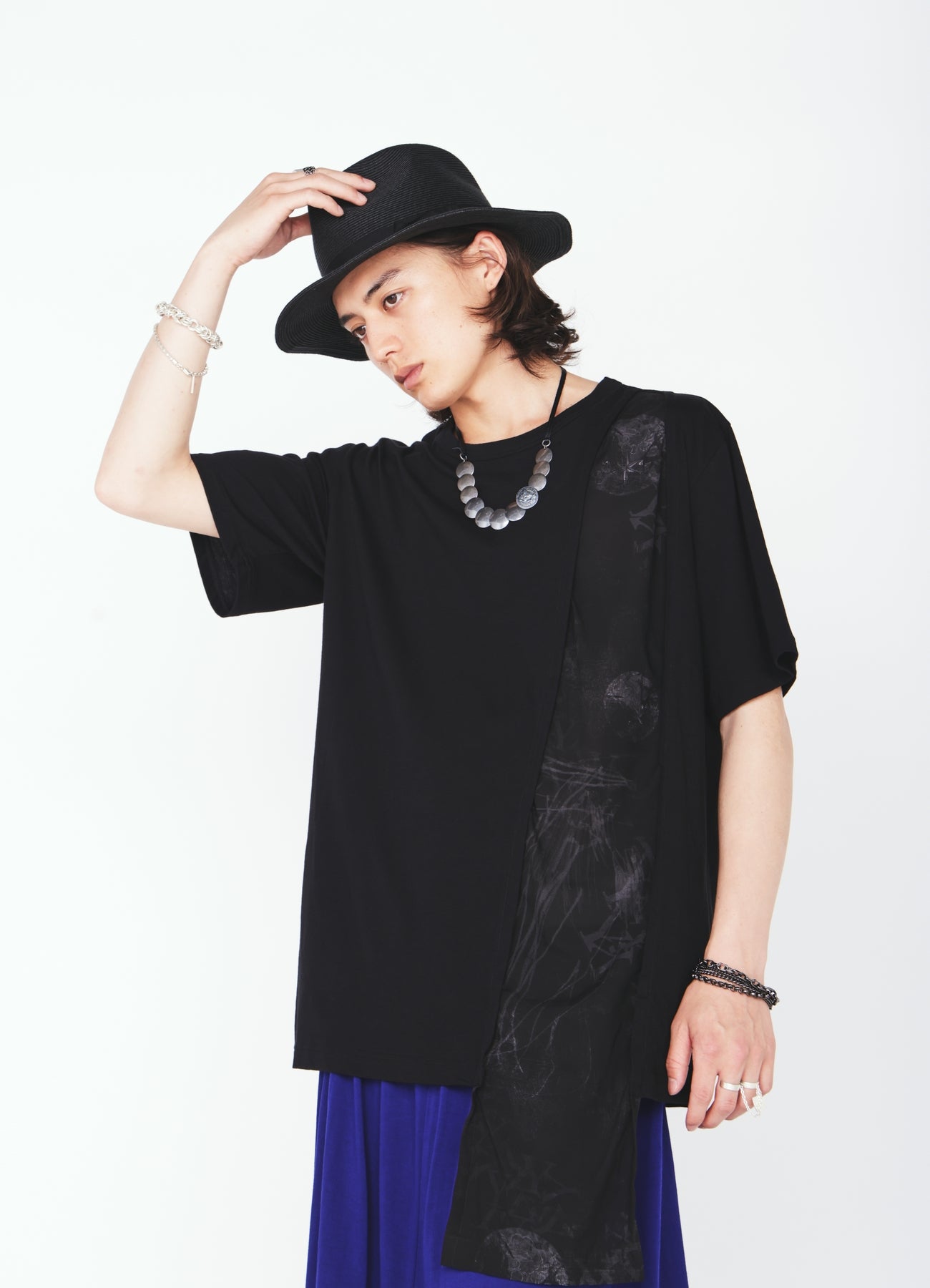 ASYMMETRY DESIGN LONG-SLEEVED T-SHIRT WITH SUN‑MOON PRINT FABRIC