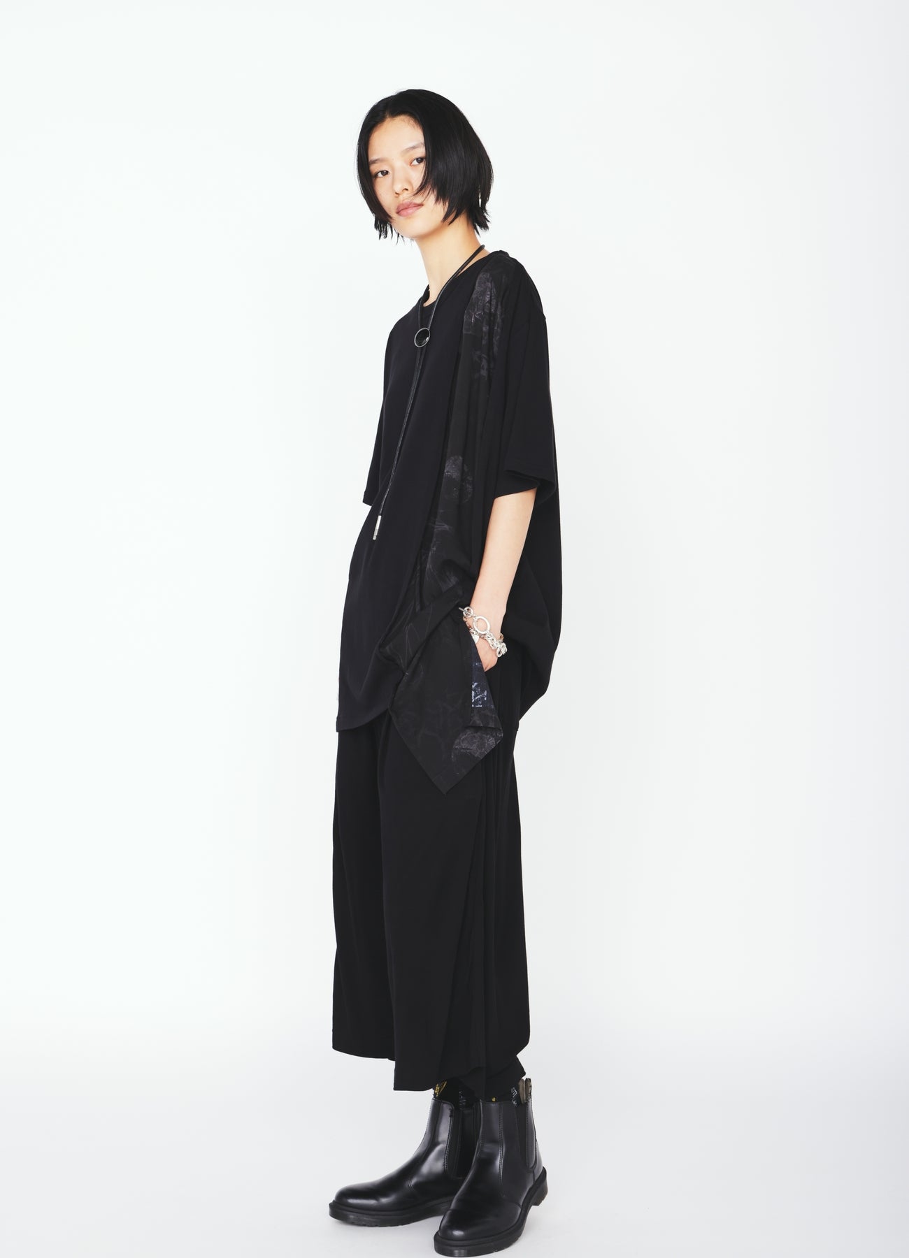 ASYMMETRY DESIGN LONG-SLEEVED T-SHIRT WITH SUN‑MOON PRINT FABRIC