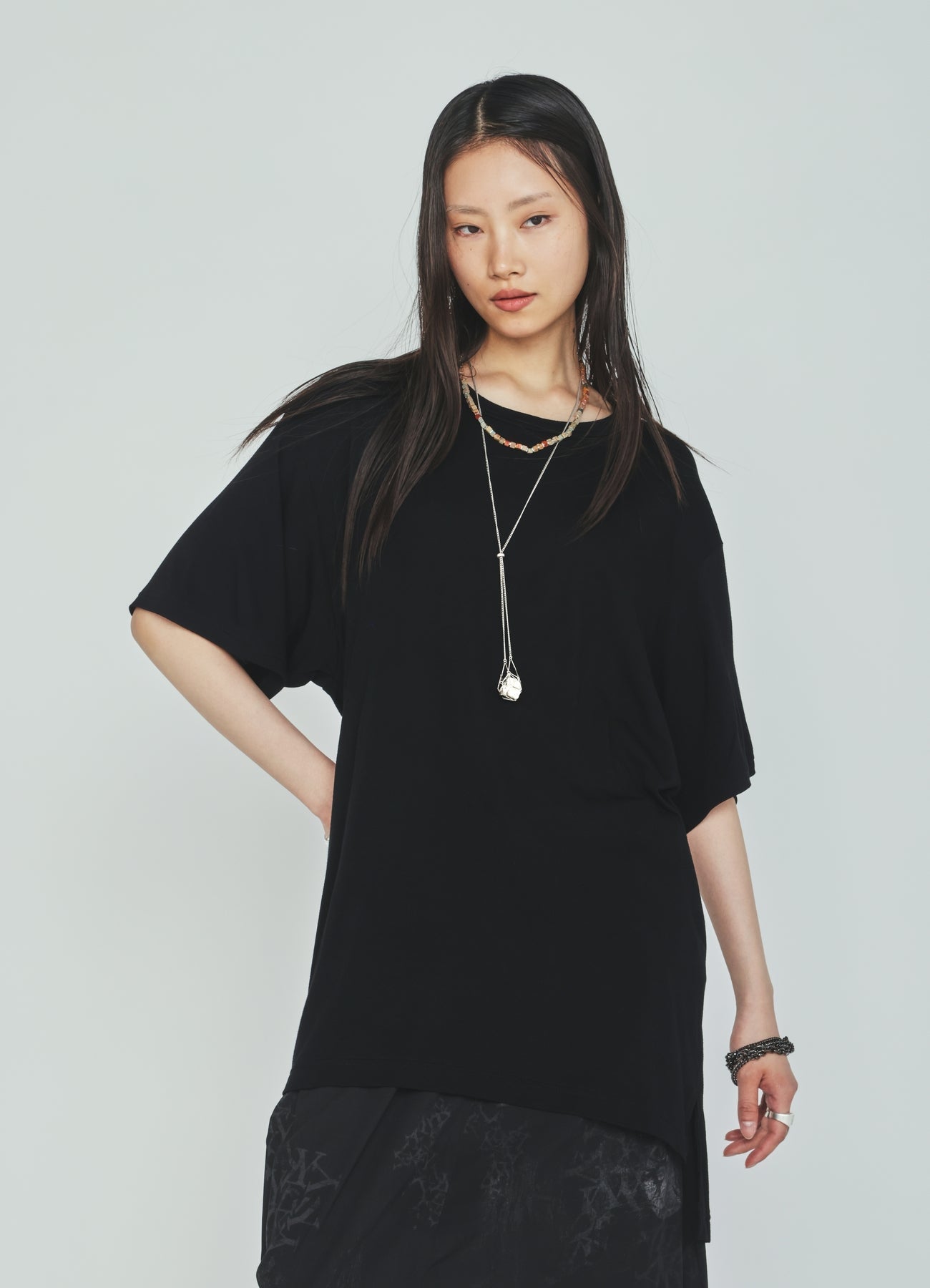 RAYON JERSEY SIDE SLITS T-SHIRT