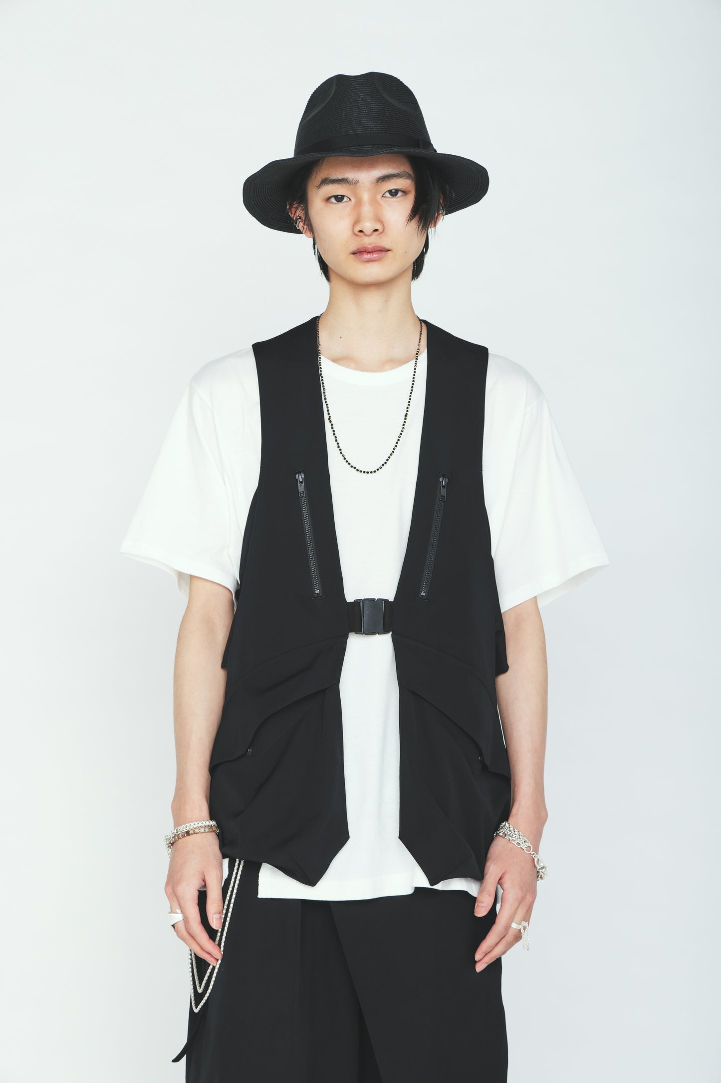 WASHER WOOL GABARDINE SIDE BELTED VEST