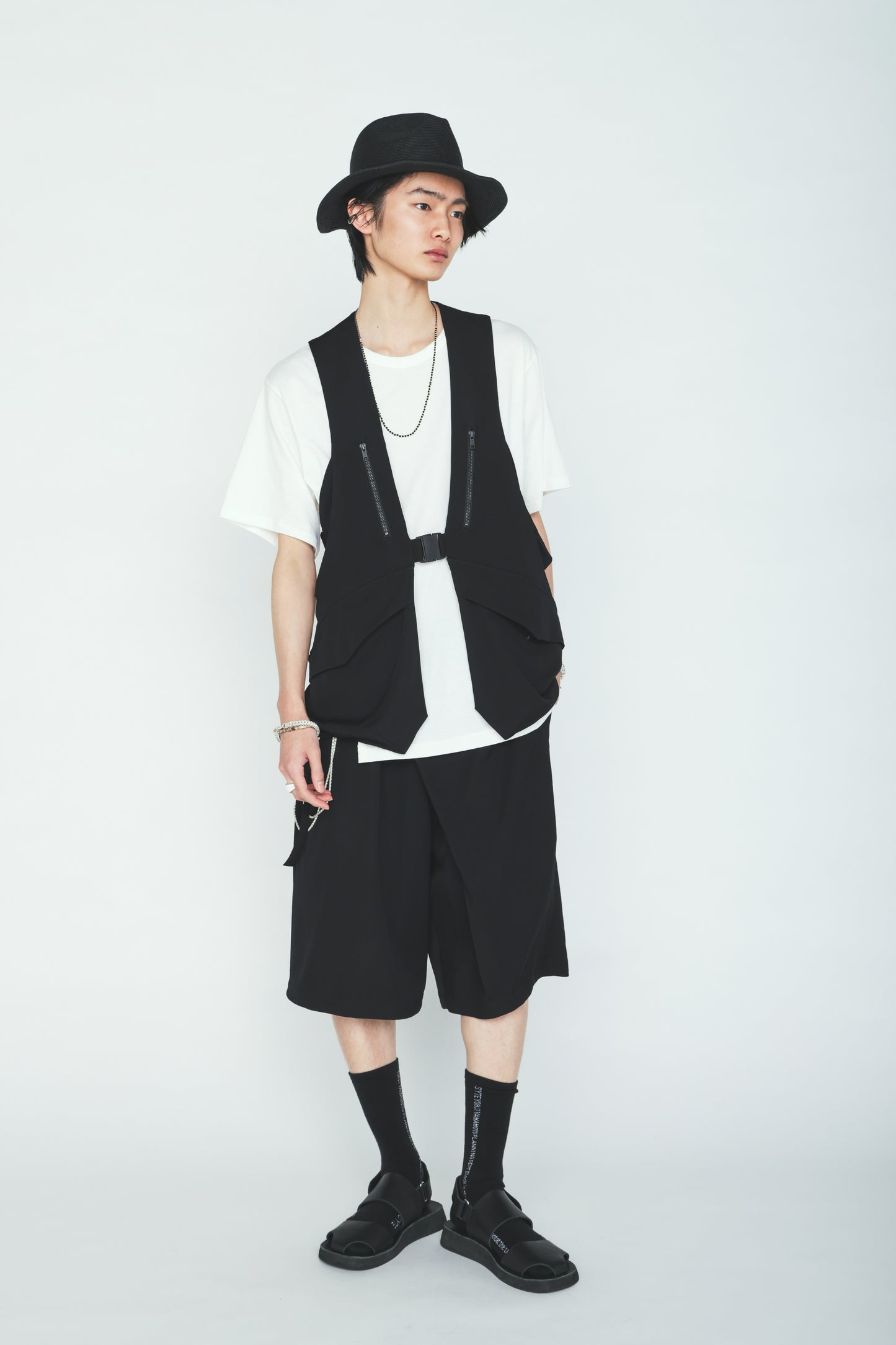 WASHER WOOL GABARDINE SIDE BELTED VEST