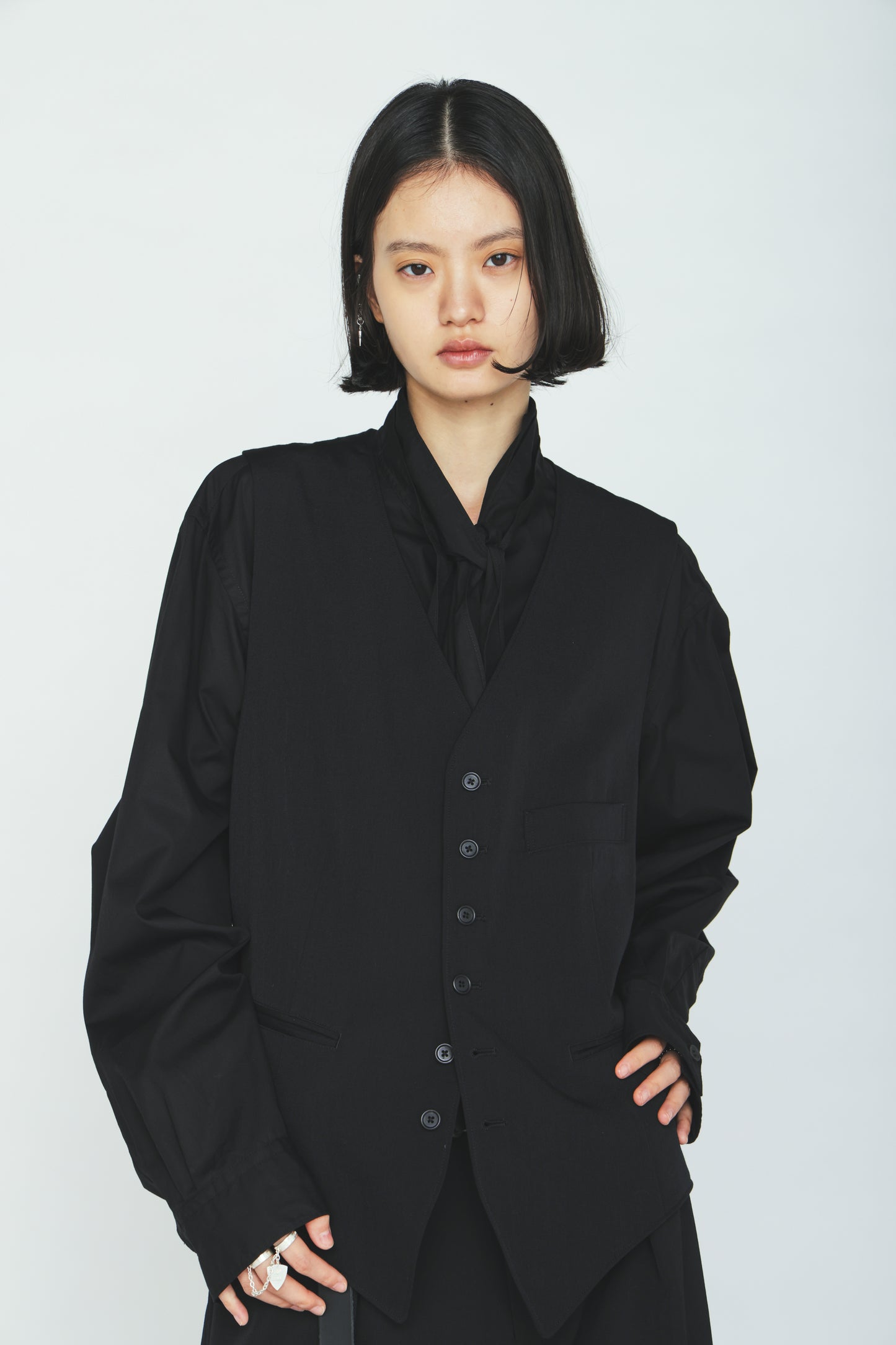 WASHER WOOL GABARDINE V NECK VEST