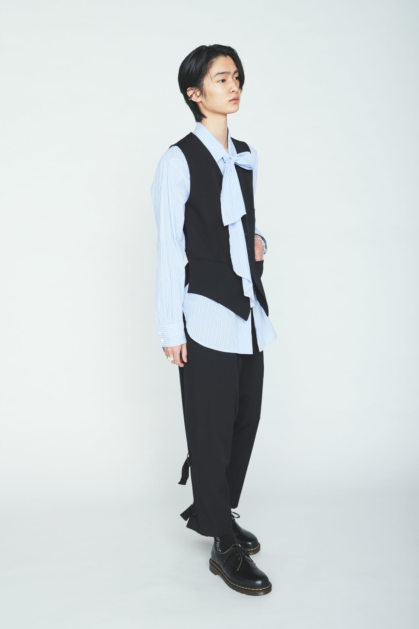 WASHER WOOL GABARDINE V NECK VEST