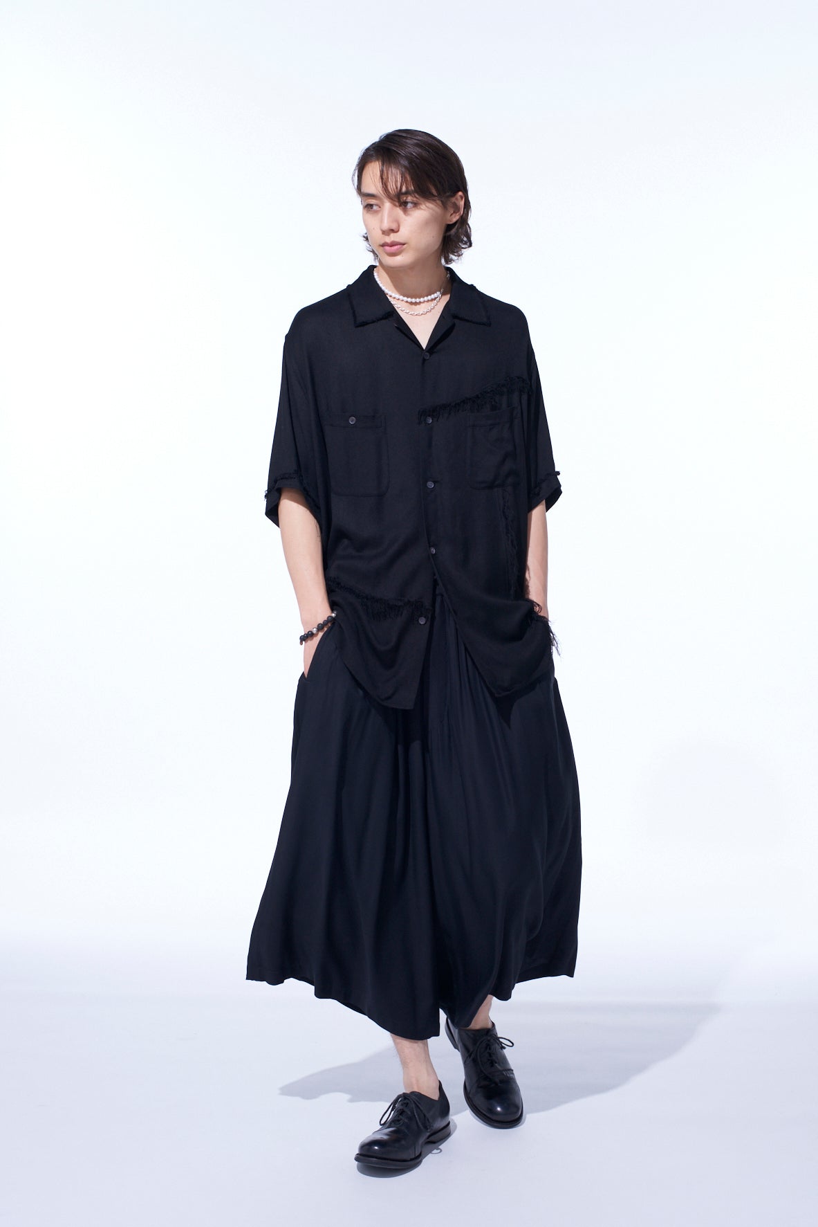 VISCOSE TWILL CUT-OFF OPEN-COLLAR SHIRT