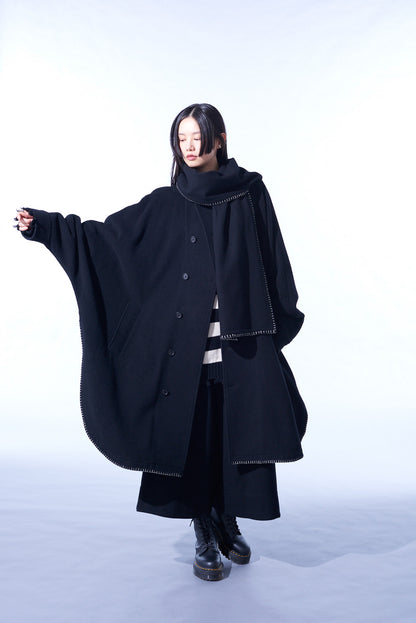 W/TOP MOSSA STOLE COLLAR BIG SILHOUETTE COAT WITH BLANKET STITCH DESIGN