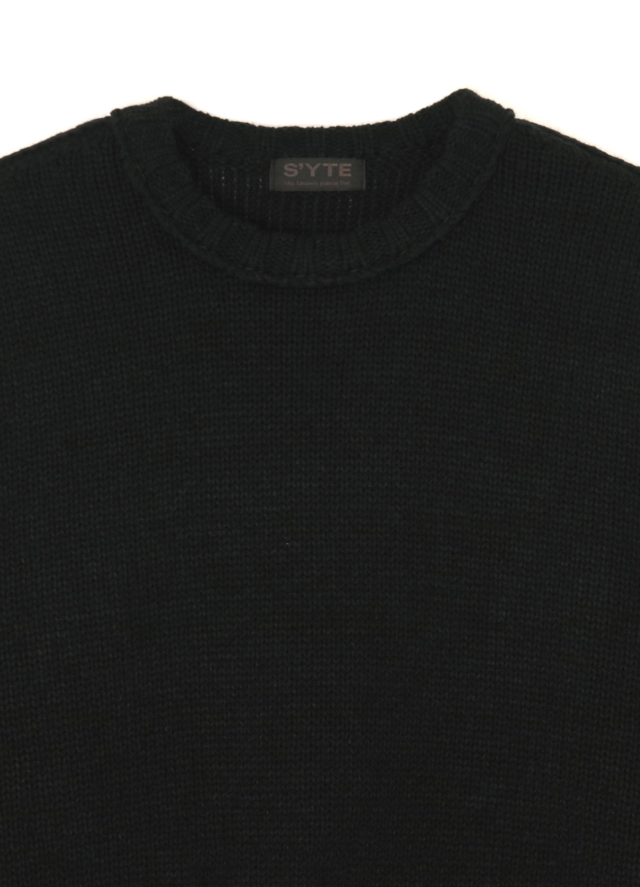 PULLOVER KNIT WITH COLOR-SWITCHED DESIGN ON ONE SLEEVE