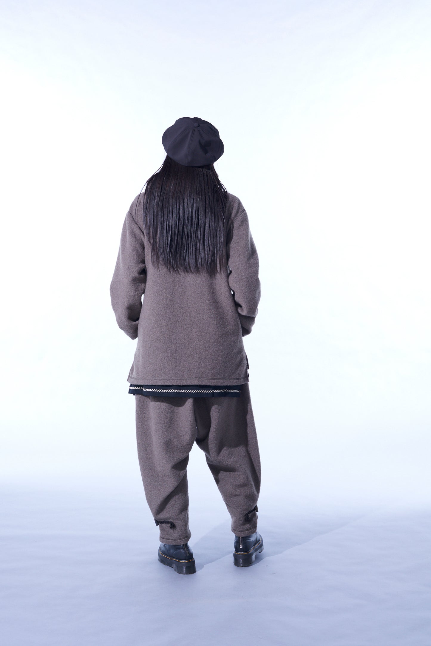 PE/W SLIVER JERSEY SARUEL PANTS WITH TOGGLE BUTTONS AT HEM