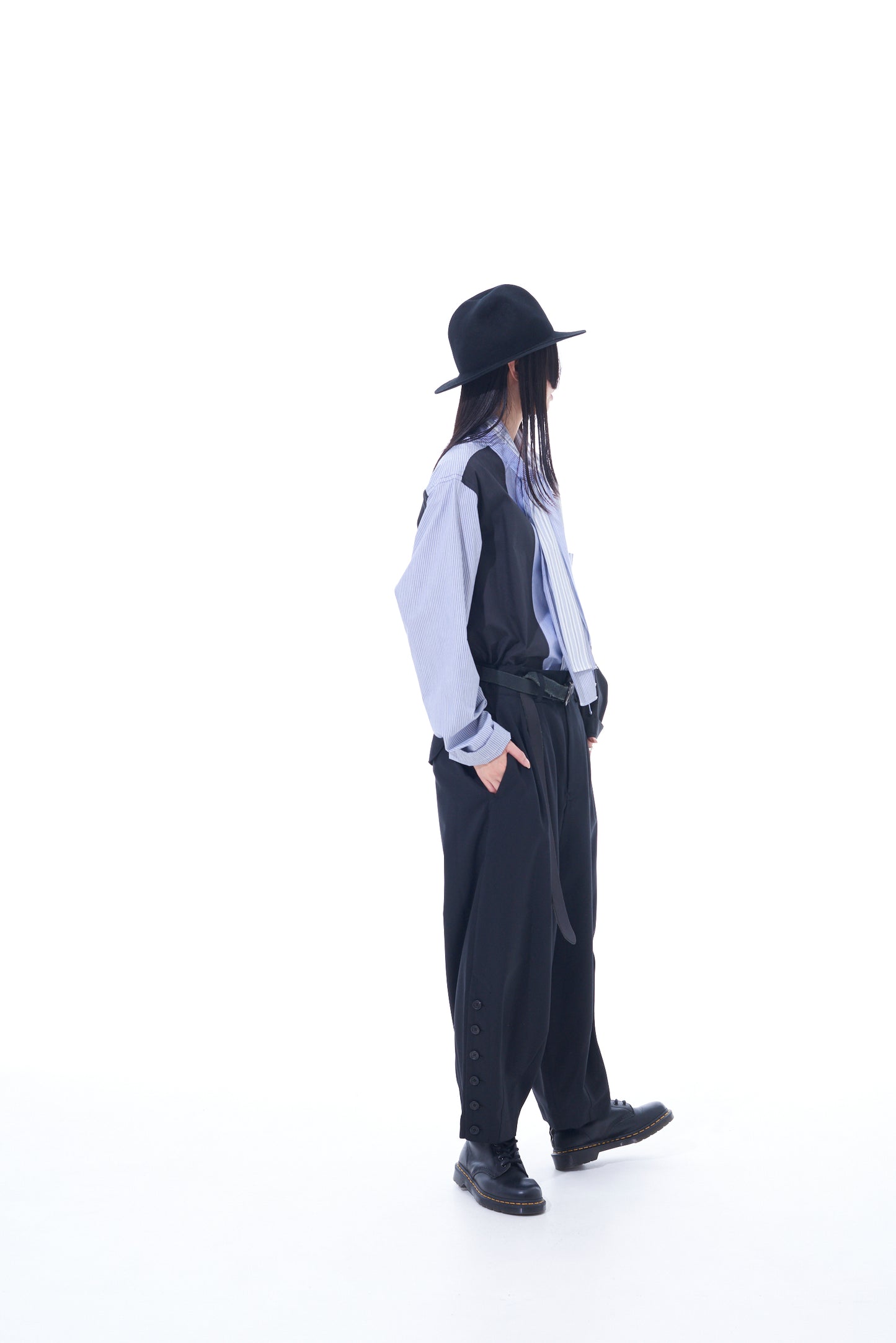 T/W GABARDINE BALLOON SILHOUETTE PANTS WITH HEM BUTTON DESIGN